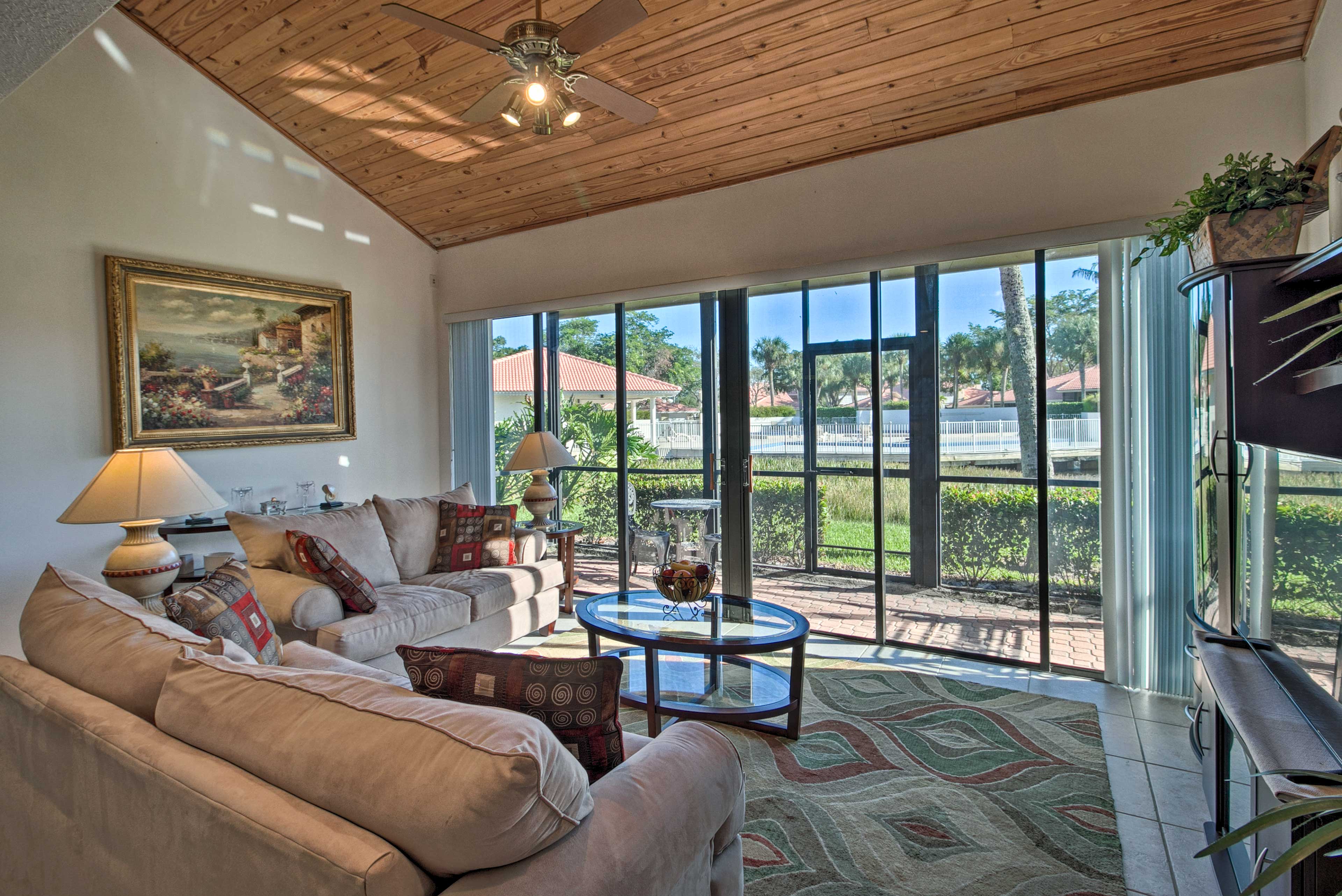 Main Living Space | Sunny Lanai Access