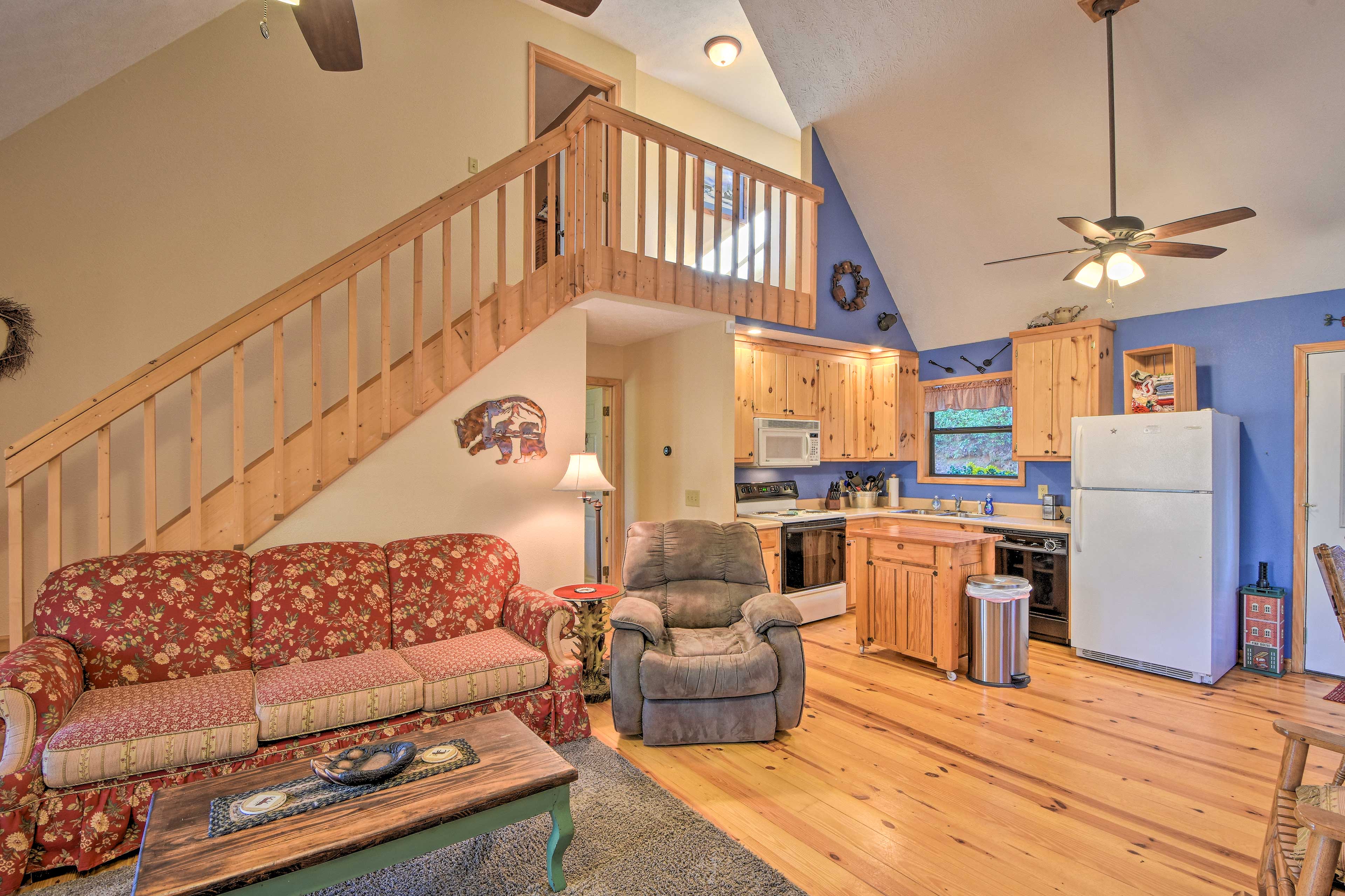 Living Room | Gas Fireplace | Access to Balcony