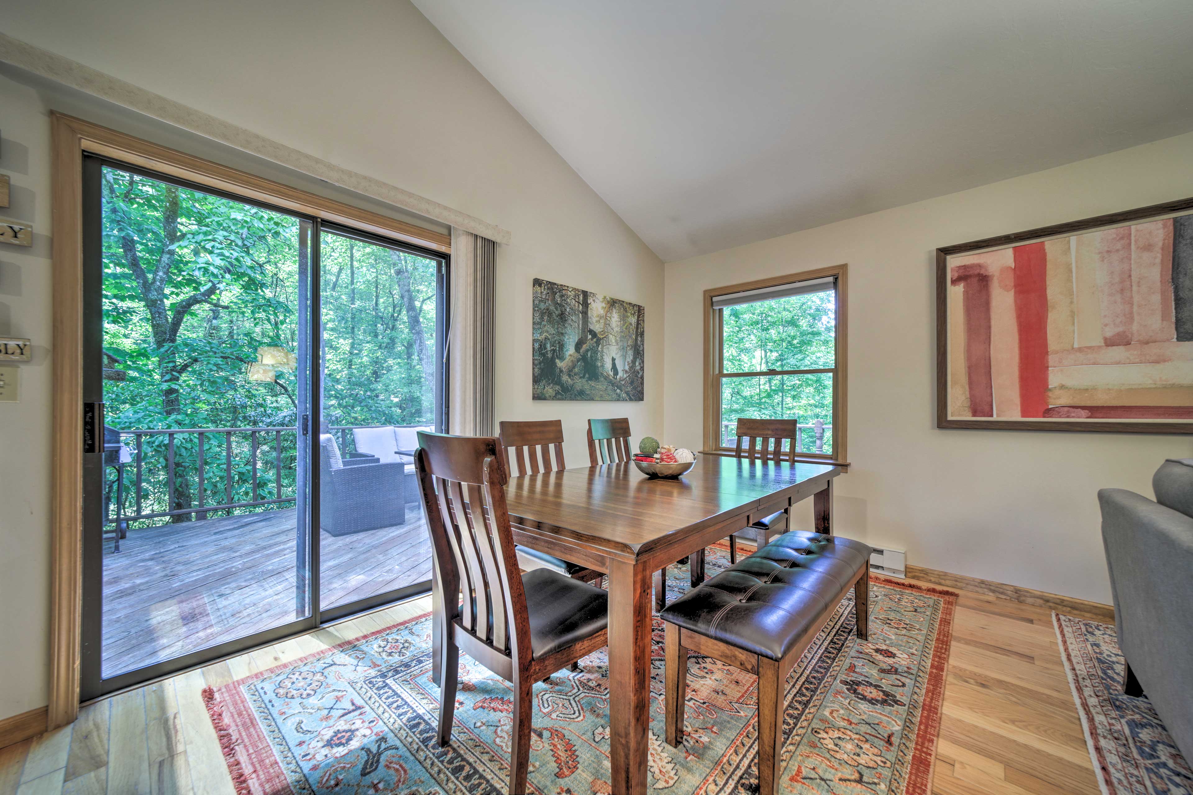 Living Room | Dining Area | Open-Concept Layout