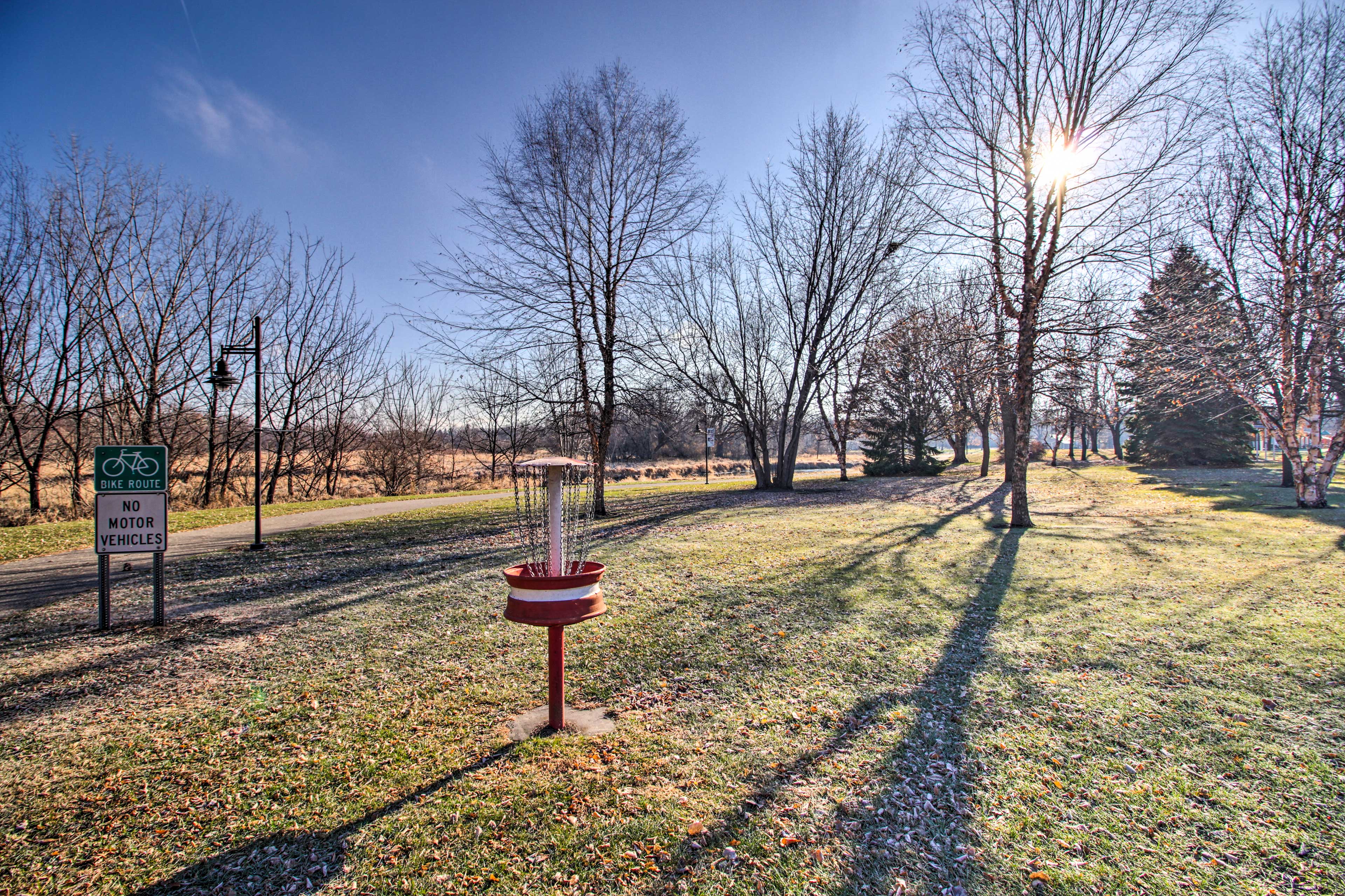 Community Frisbee Golf