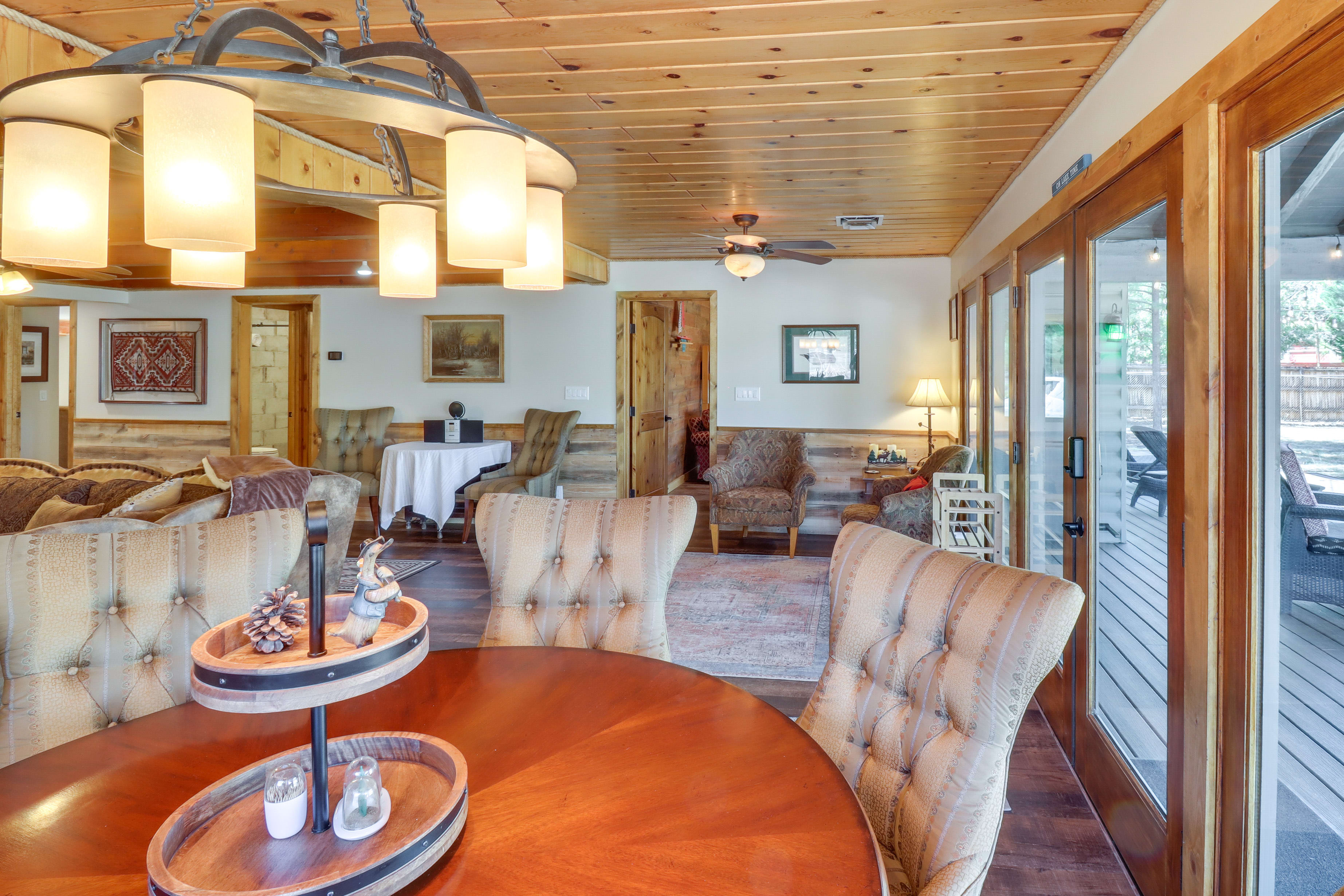 Dining Area | Dishware Provided