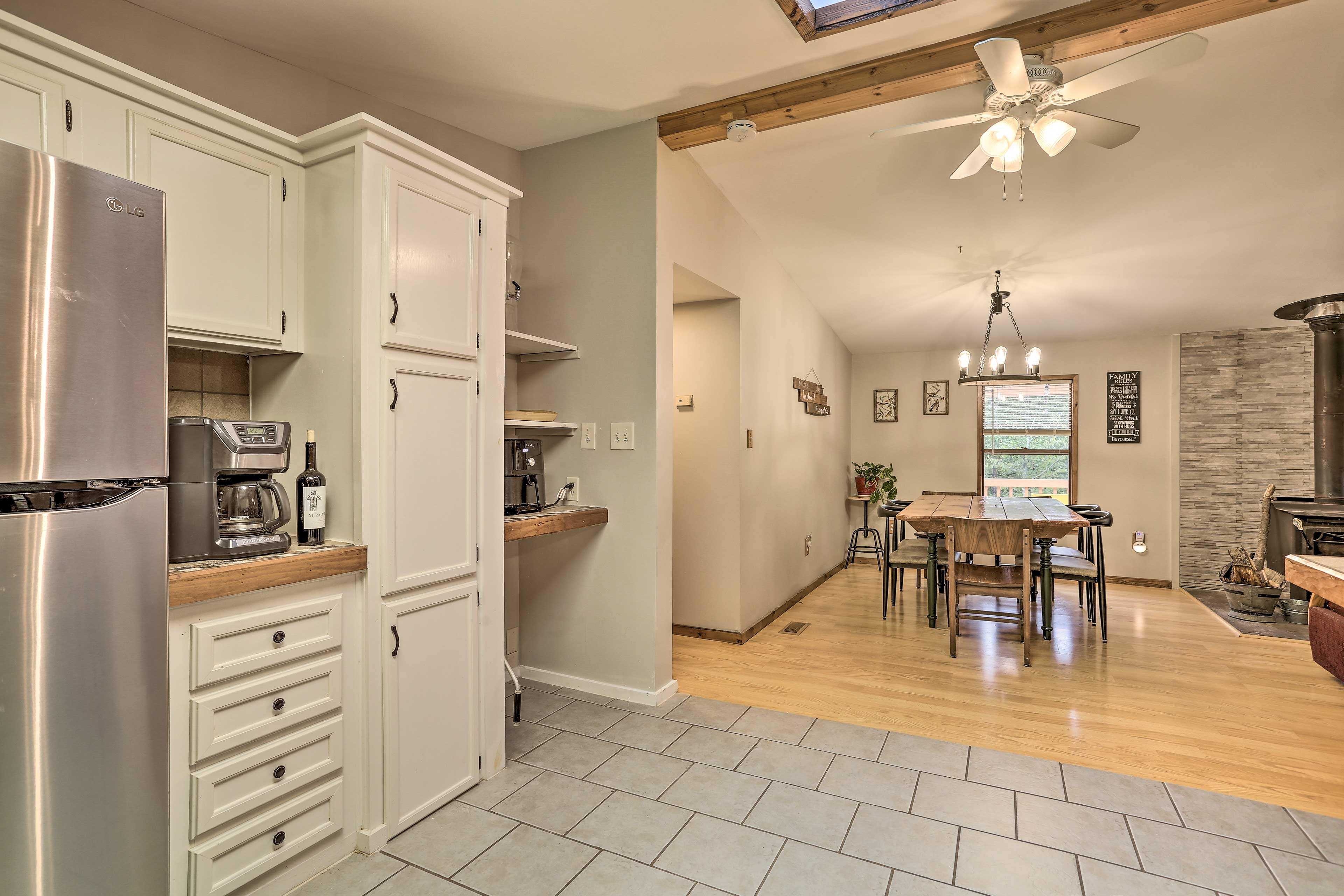 Kitchen & Dining Area