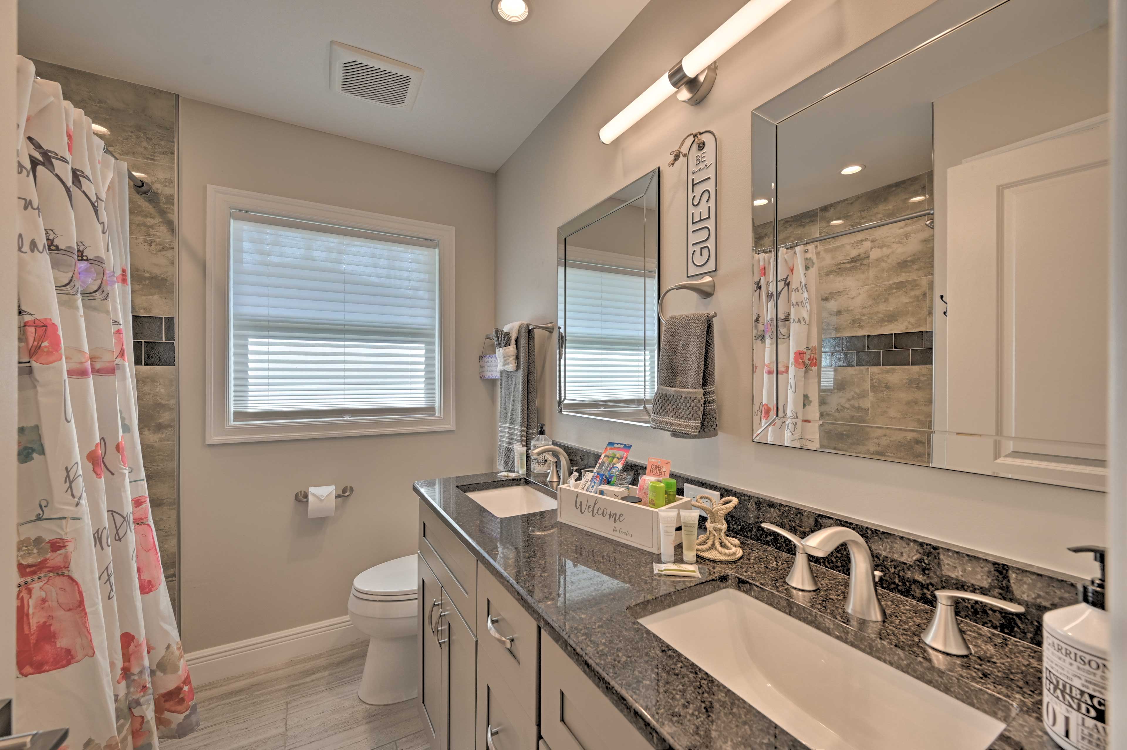 Full Bathroom | Towels and Linens Provided