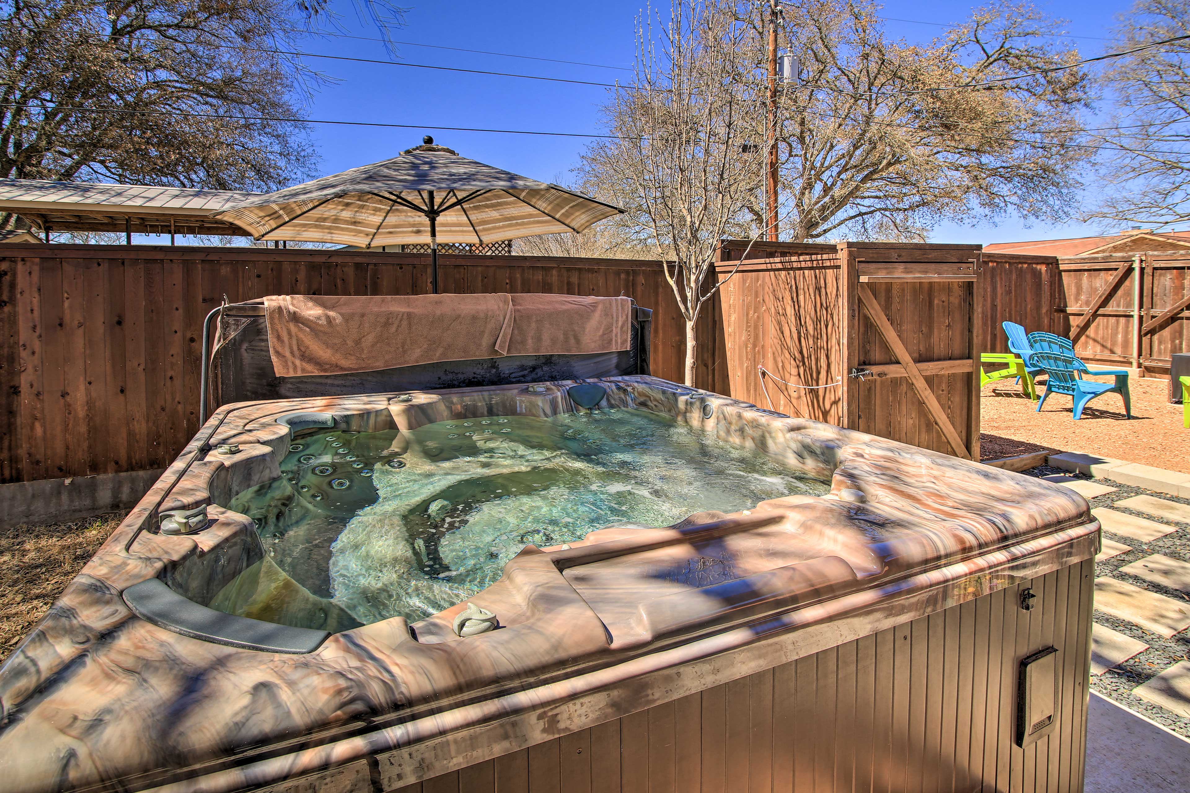 Private Backyard | Hot Tub