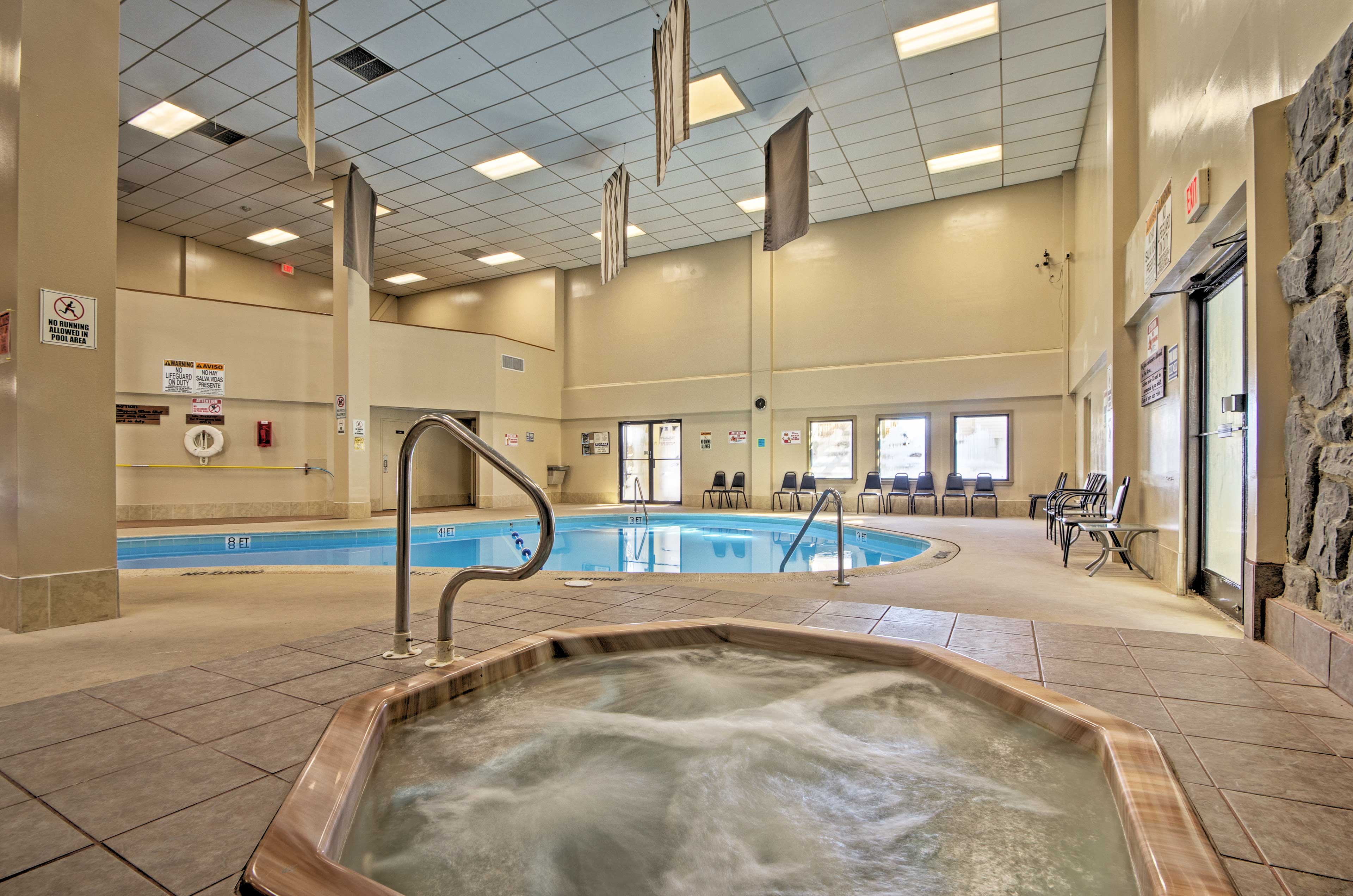 Community Amenities | 2 Hot Tubs | Exercise Room
