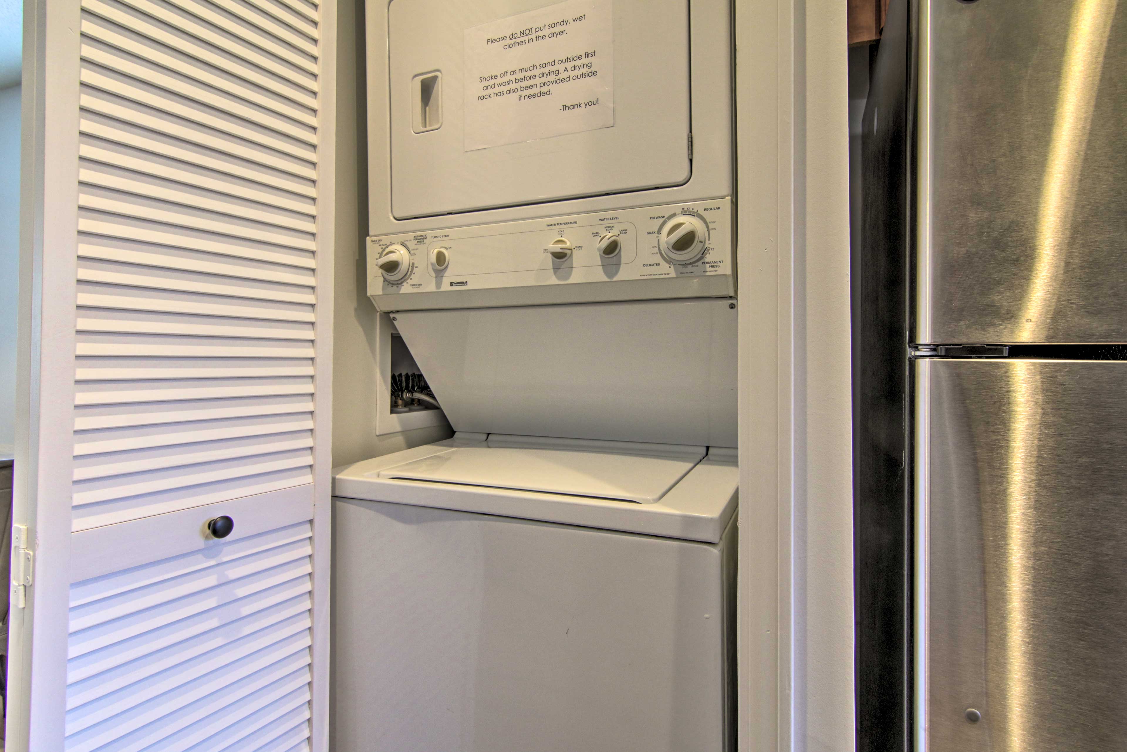 Kitchen | In-Unit Laundry Machines | Laundry Detergent Provided