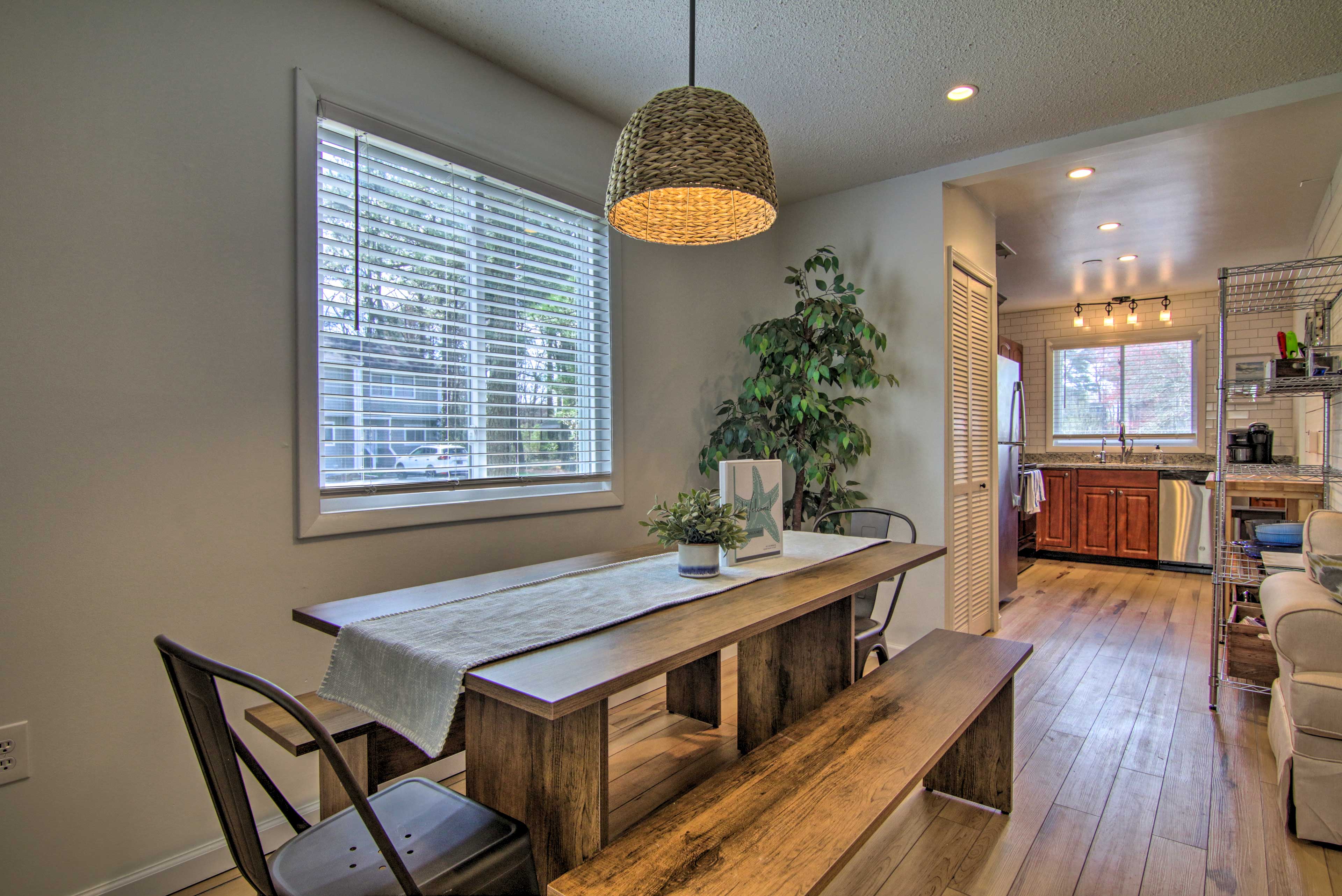 Dining Area | Access to Screened-In Porch