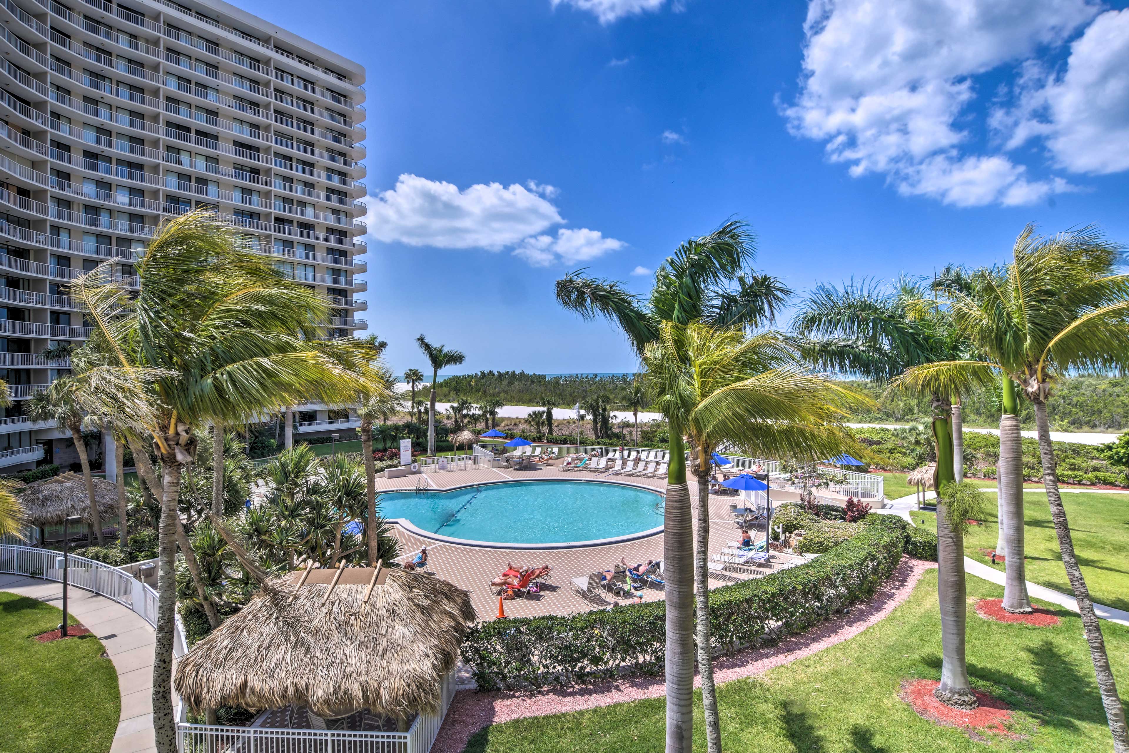 South Seas Club Resort Amenities | Outdoor Pool Access
