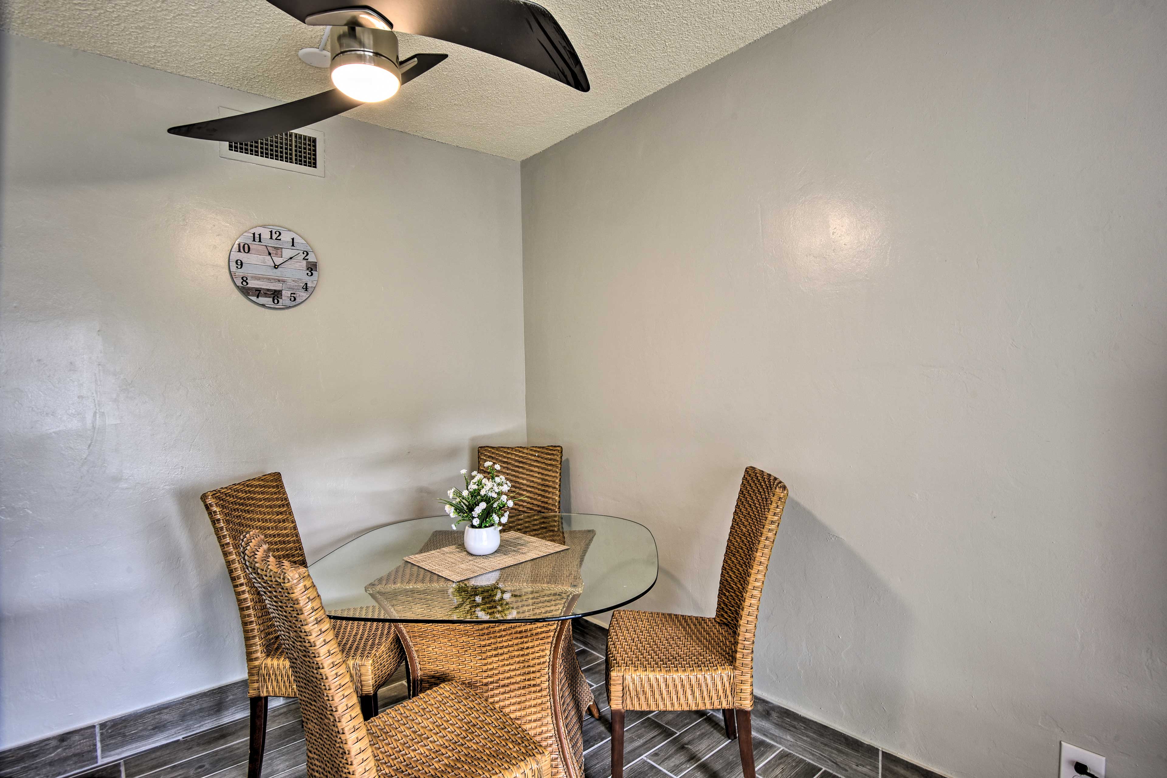 Dining Room | Dishware & Flatware