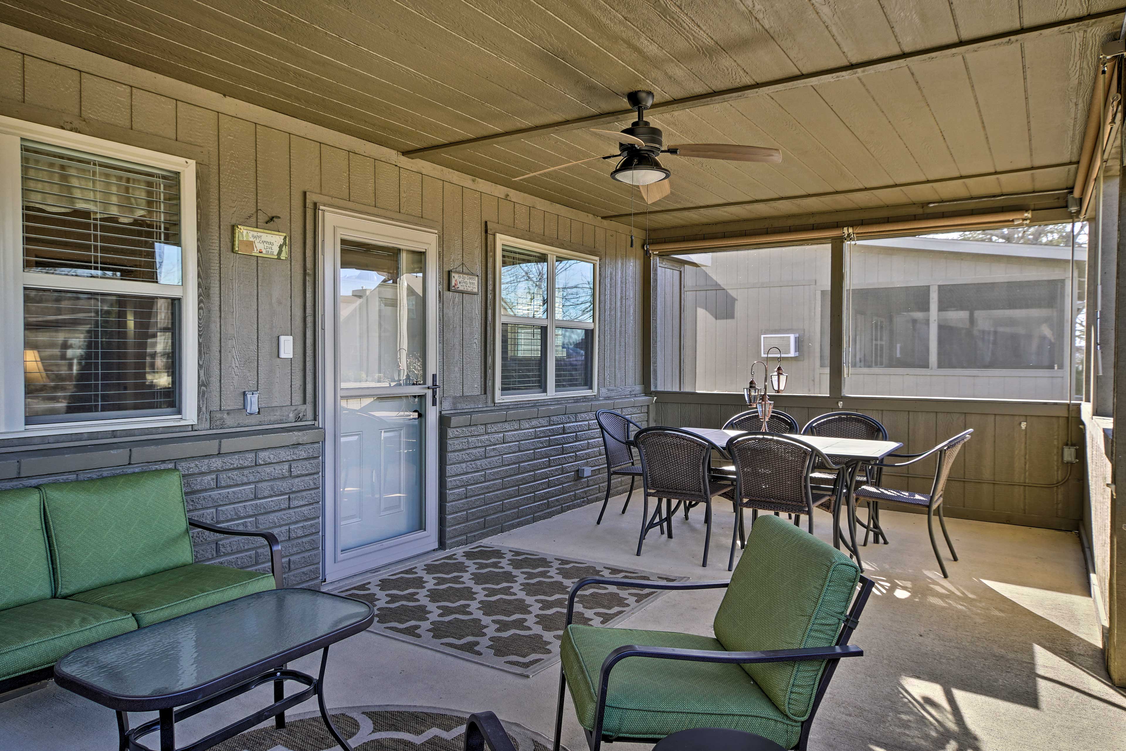 Screened-In Porch