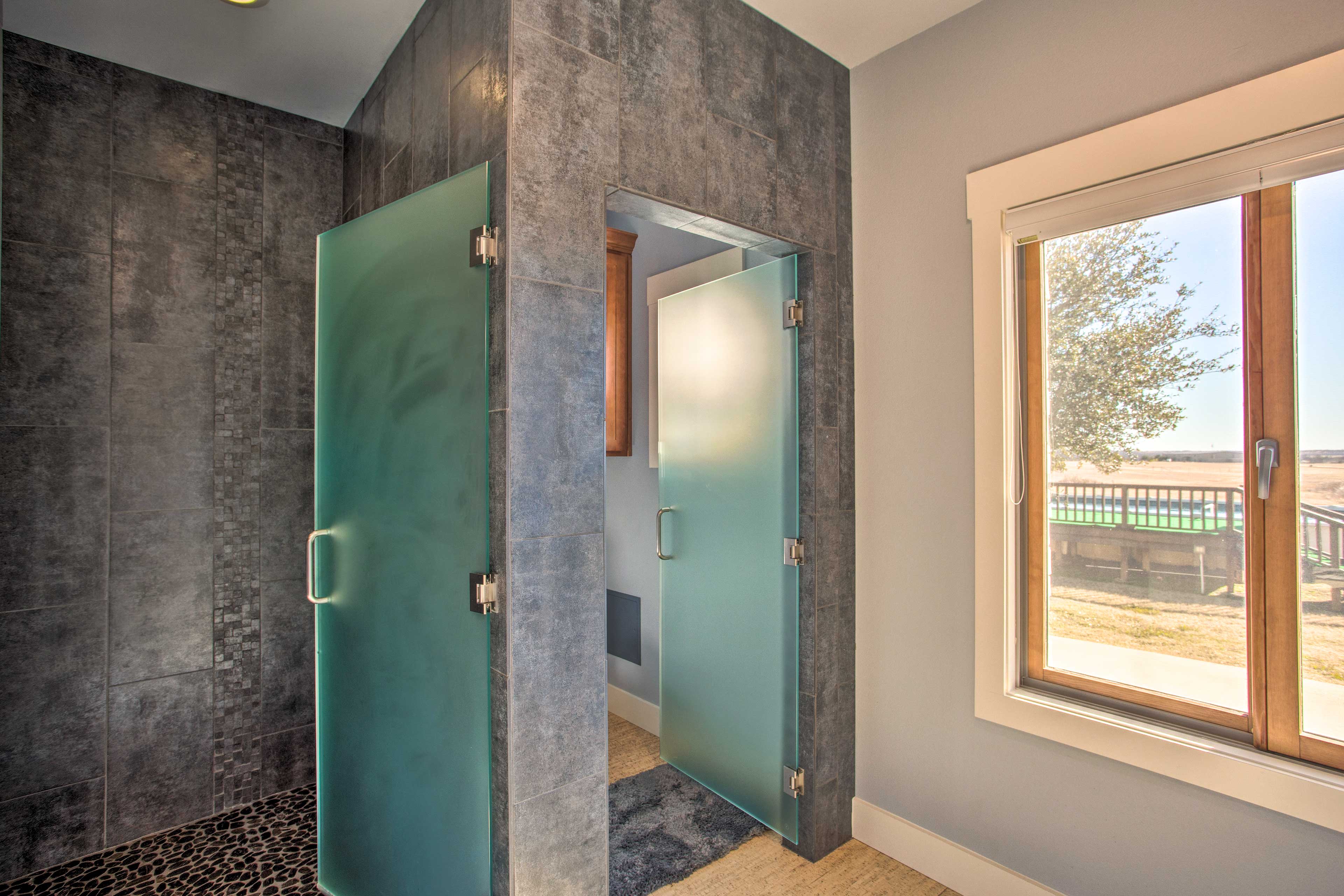 Full Bathroom | Walk-In Shower