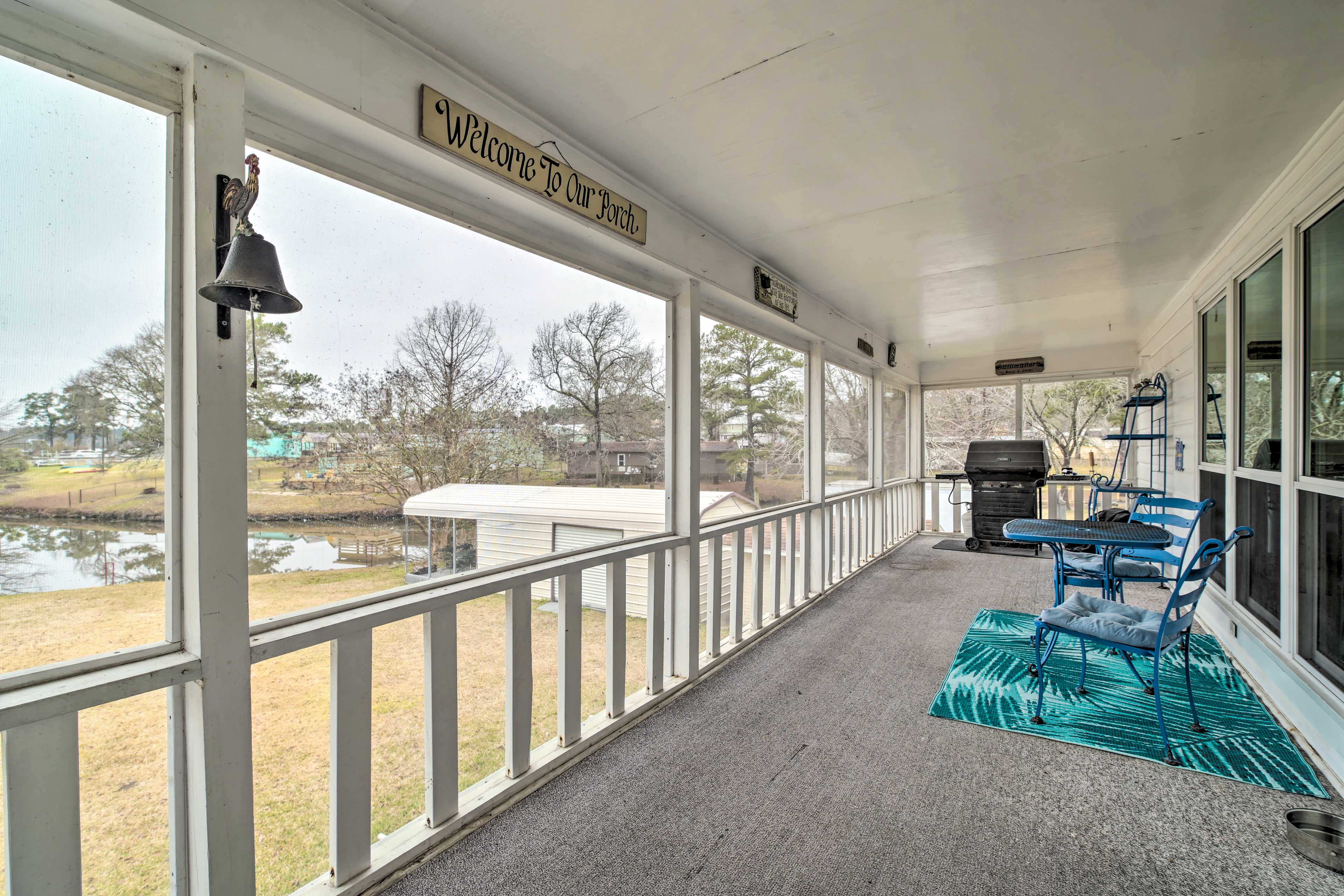 Furnished Balcony w/ Gas Grill