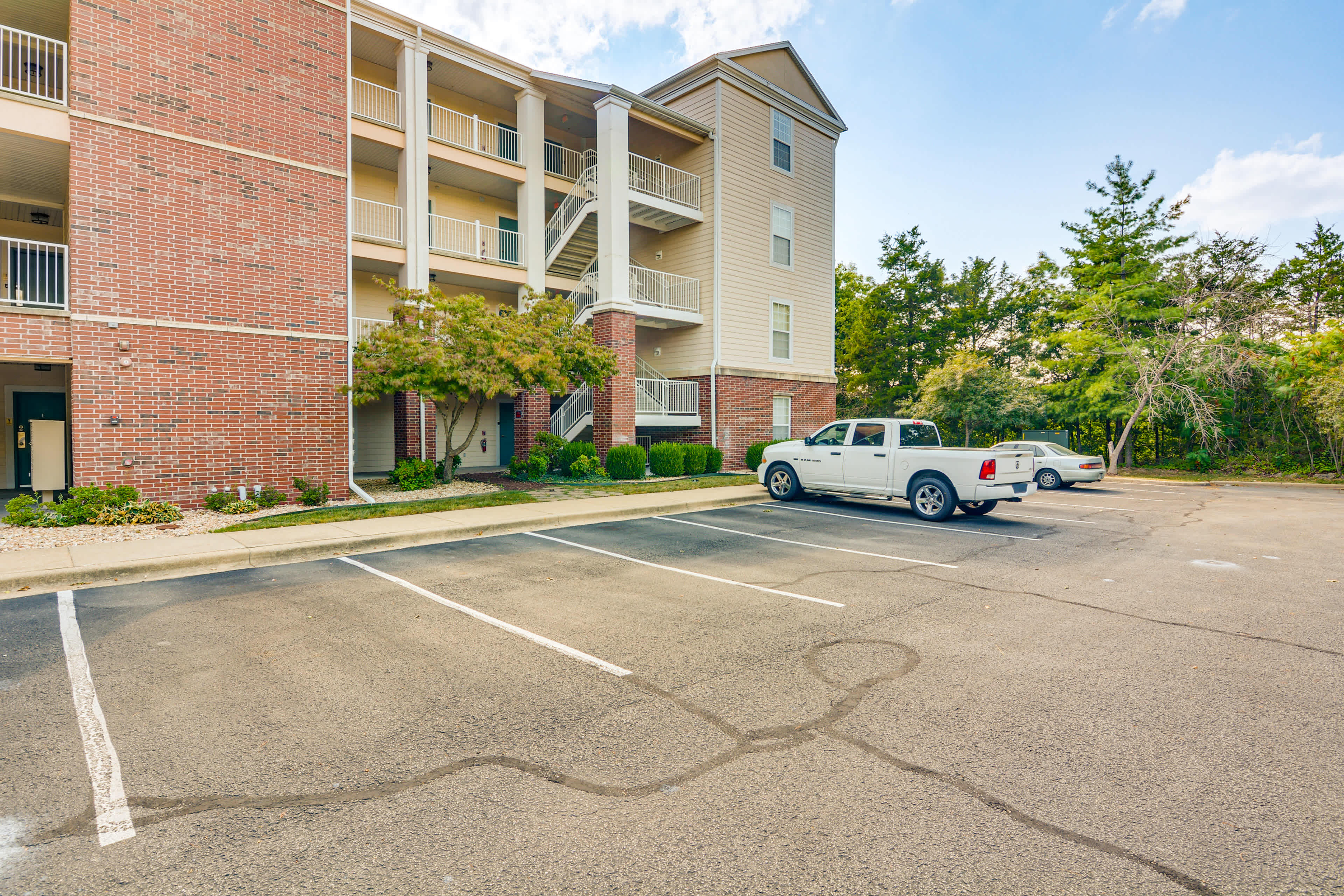 Parking | Community Lot (4 Vehicles)