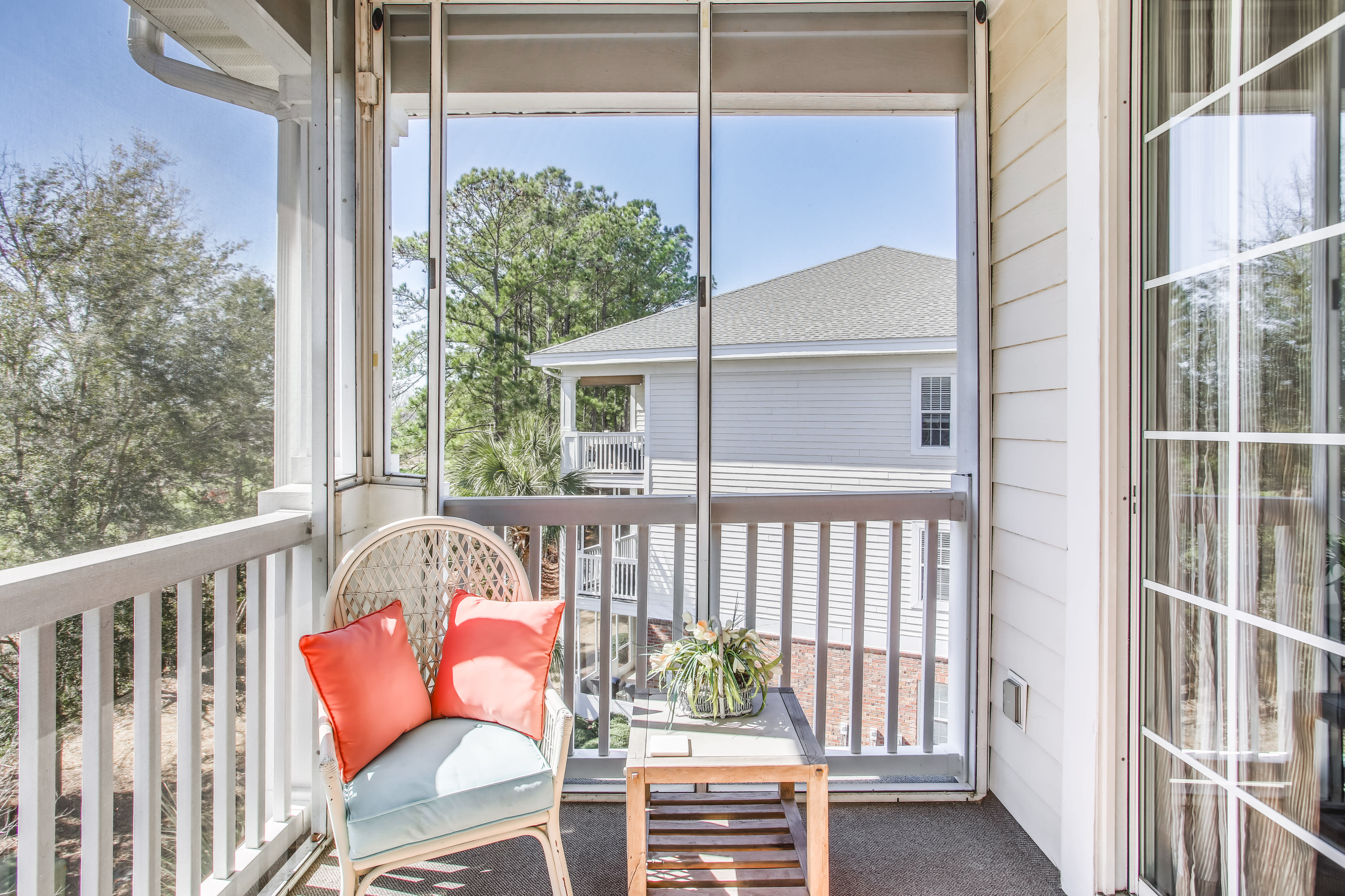 Furnished Screened Porch | 3rd-Floor Location | Stairs Required