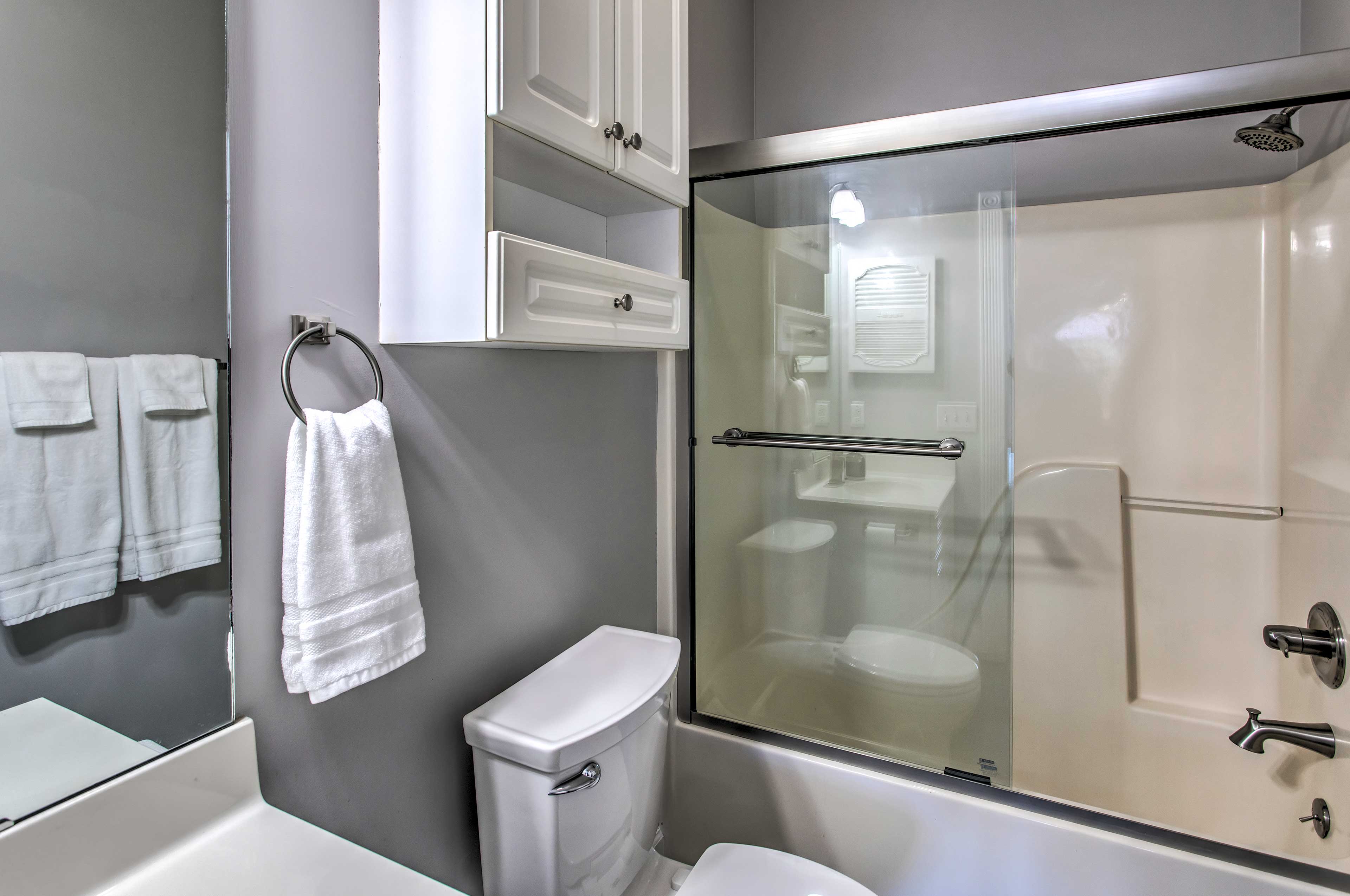 En-Suite Bathroom | Towels Provided