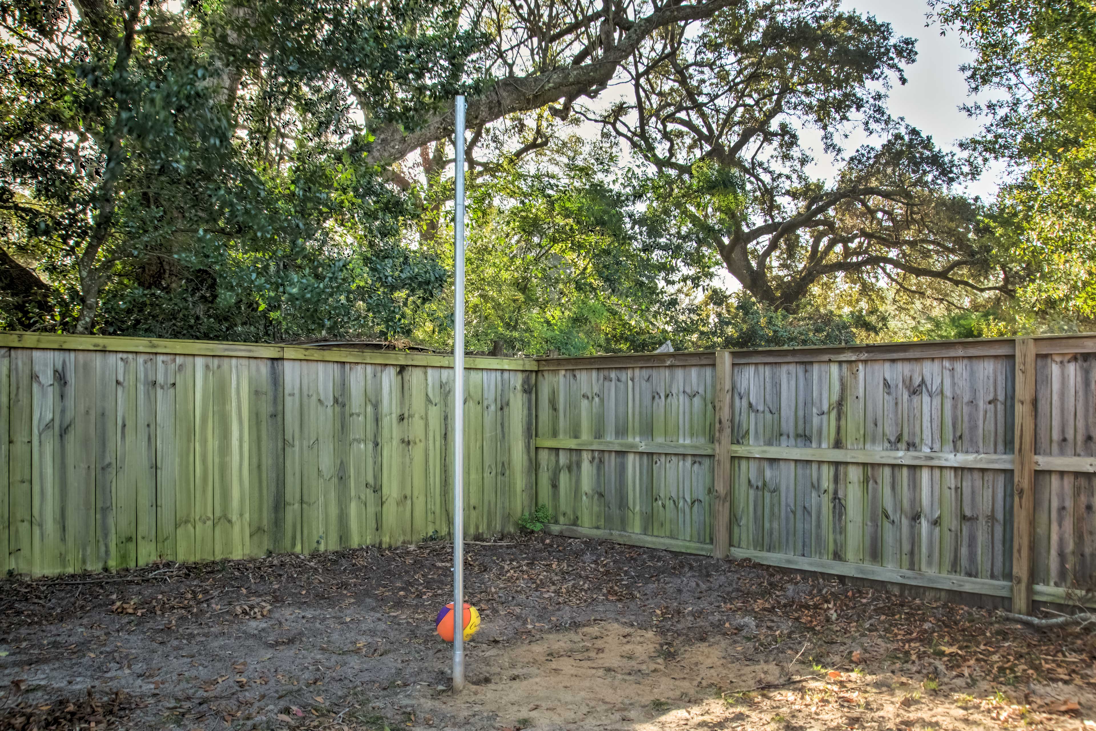 Private Yard | Tetherball