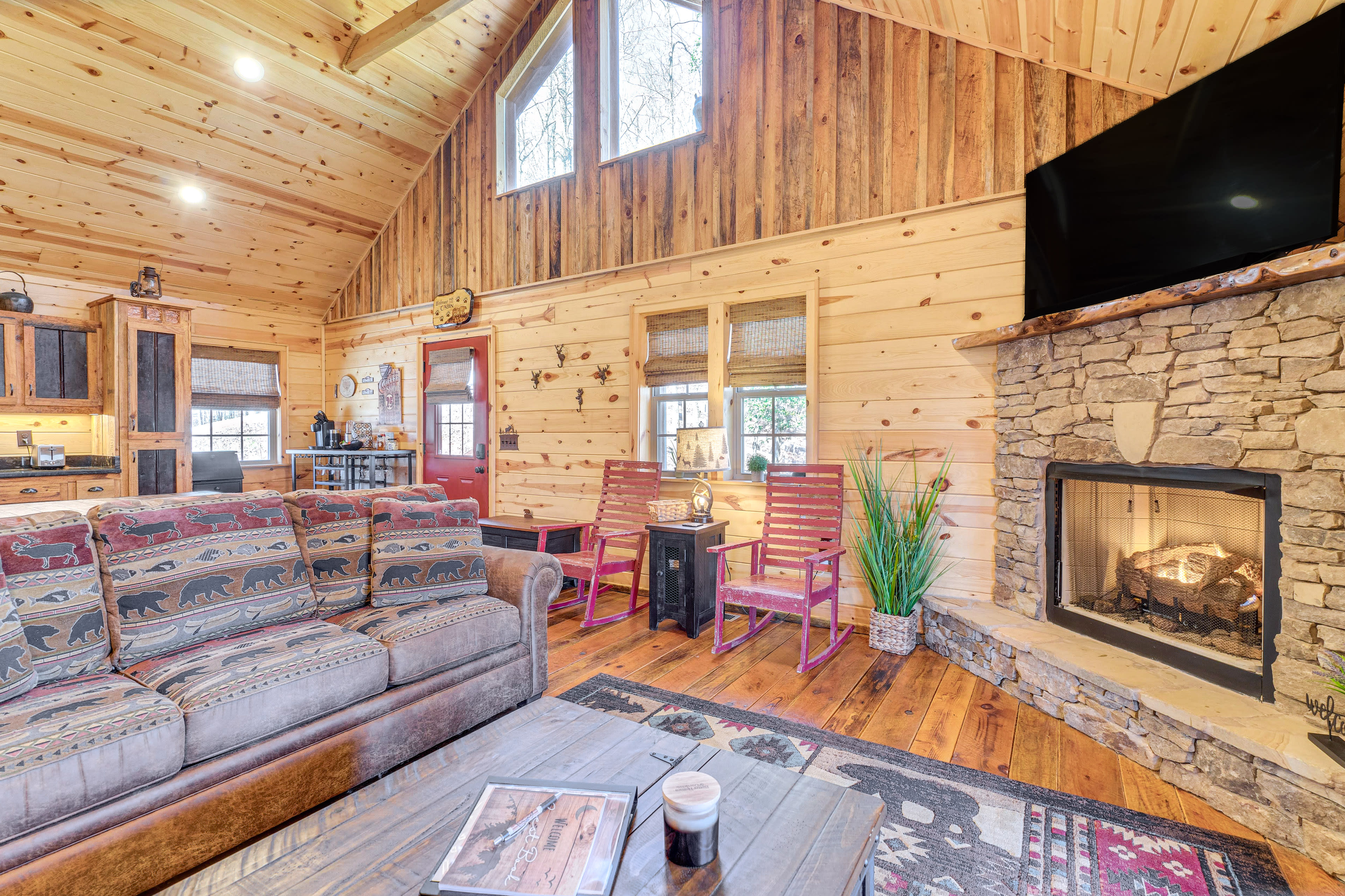 Dog-Friendly Cabin w/ Fire Pit & Hot Tub!