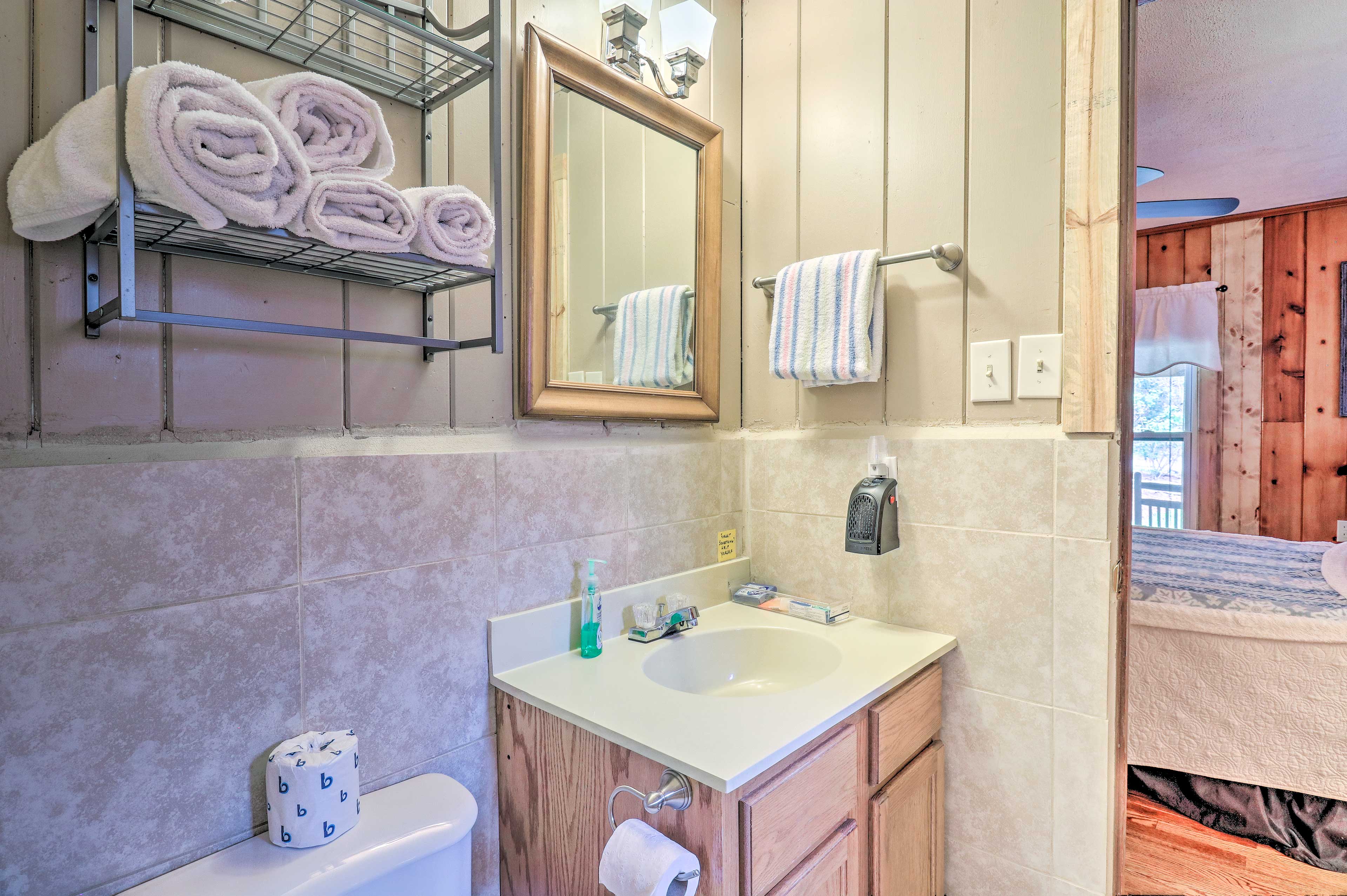 Shared Bathroom | Access via Bedroom 1 & Bedroom 2 | Towels Provided