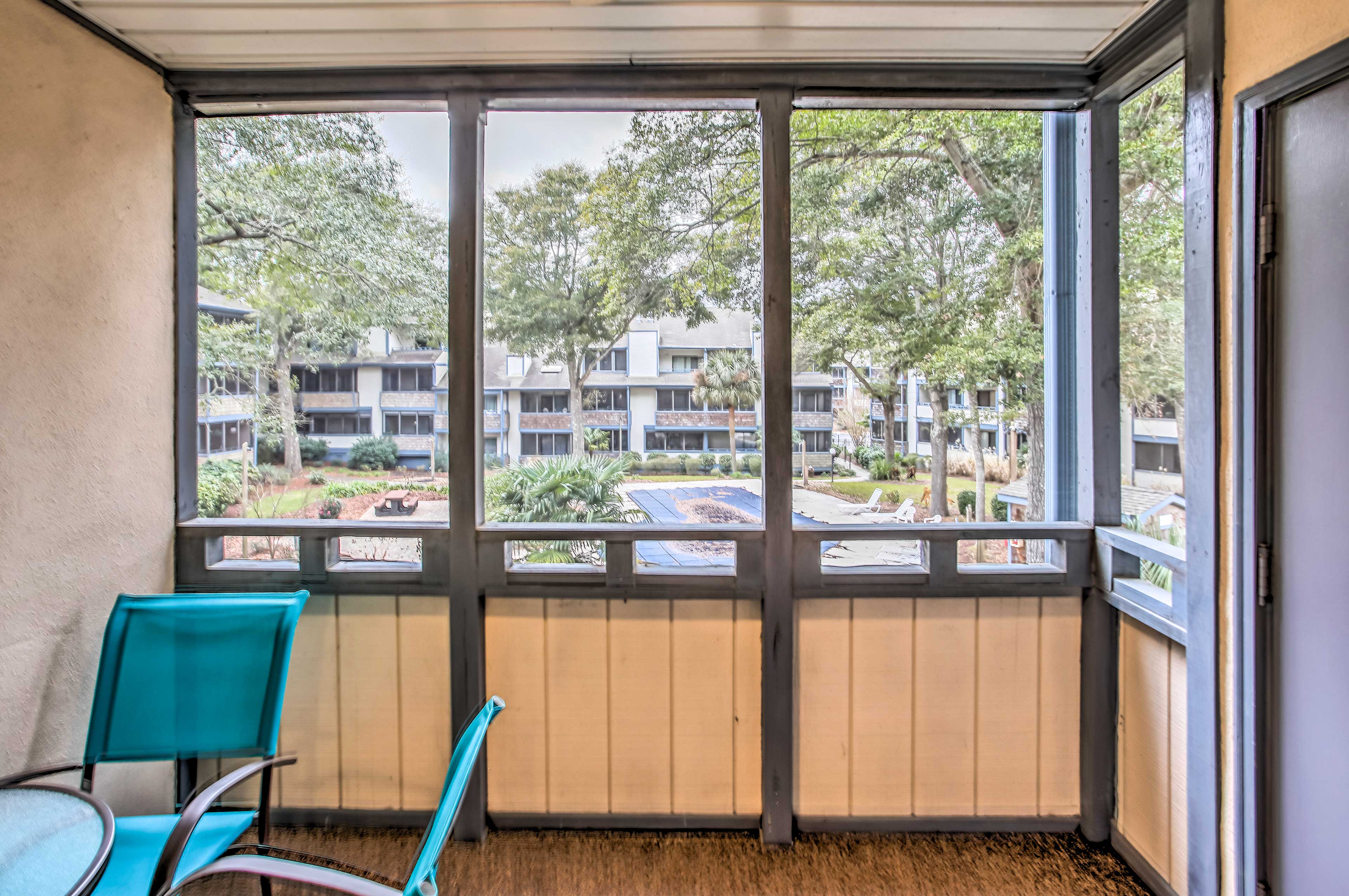 Screened-in Porch