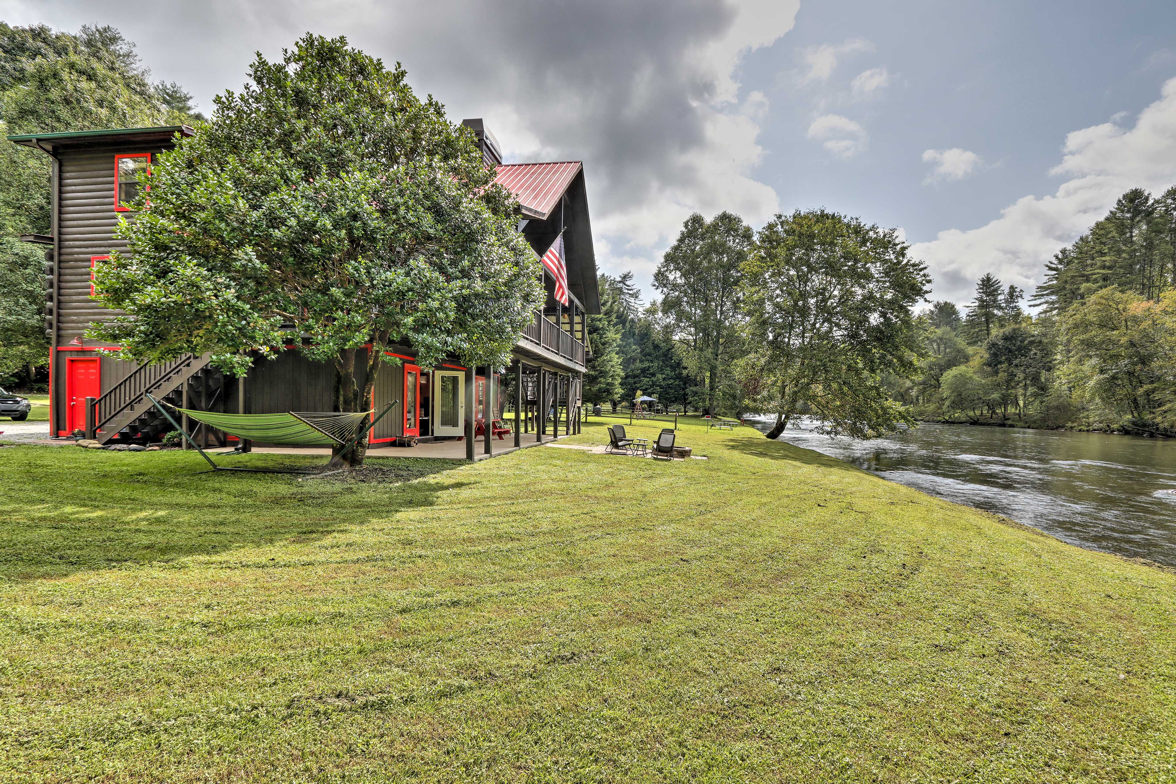 Spacious Yard | Covered Patio