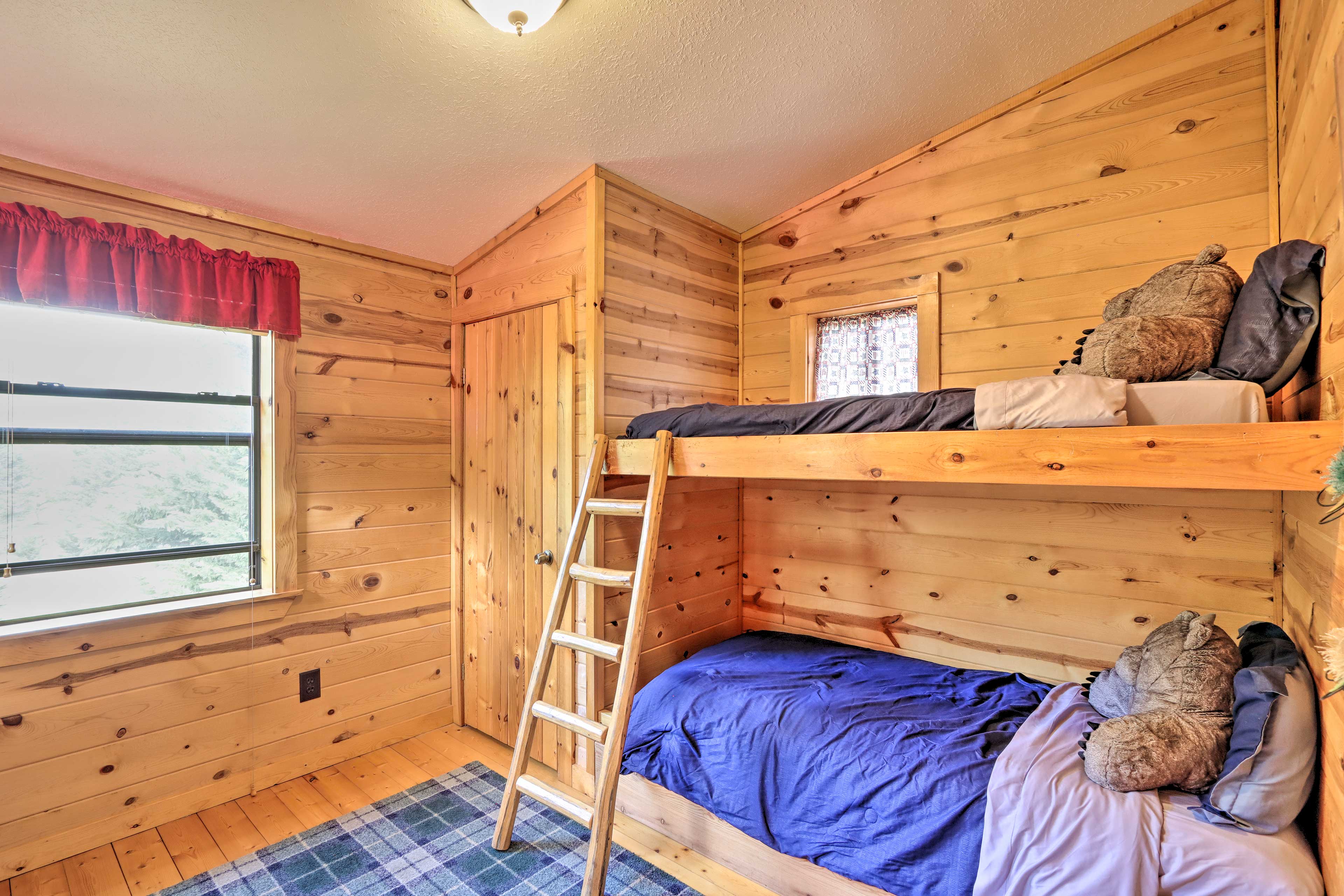 Bedroom 3 | Twin Bunk Bed