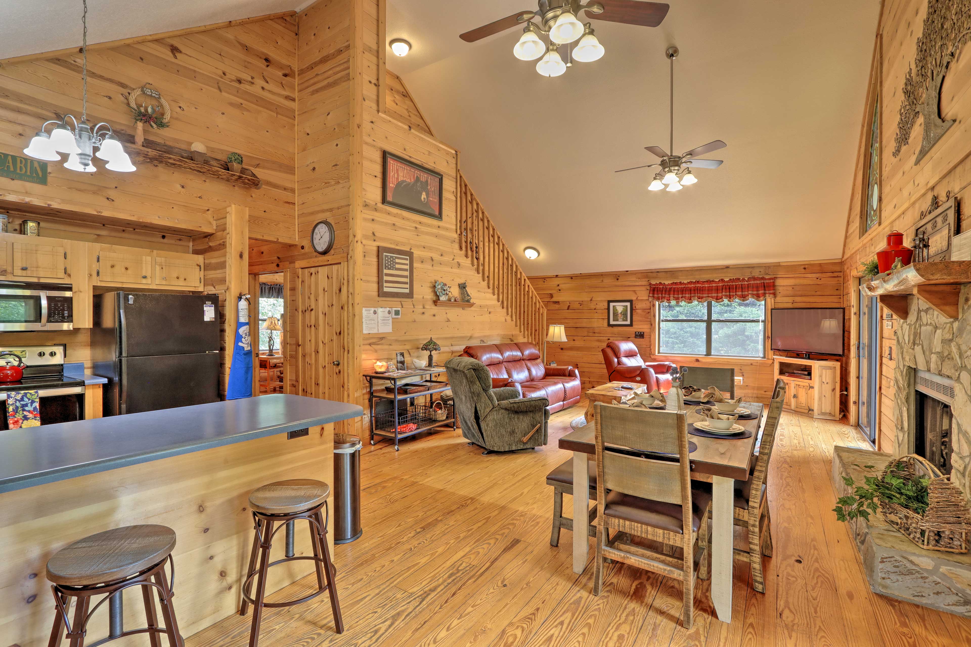 Living Room & Dining Area