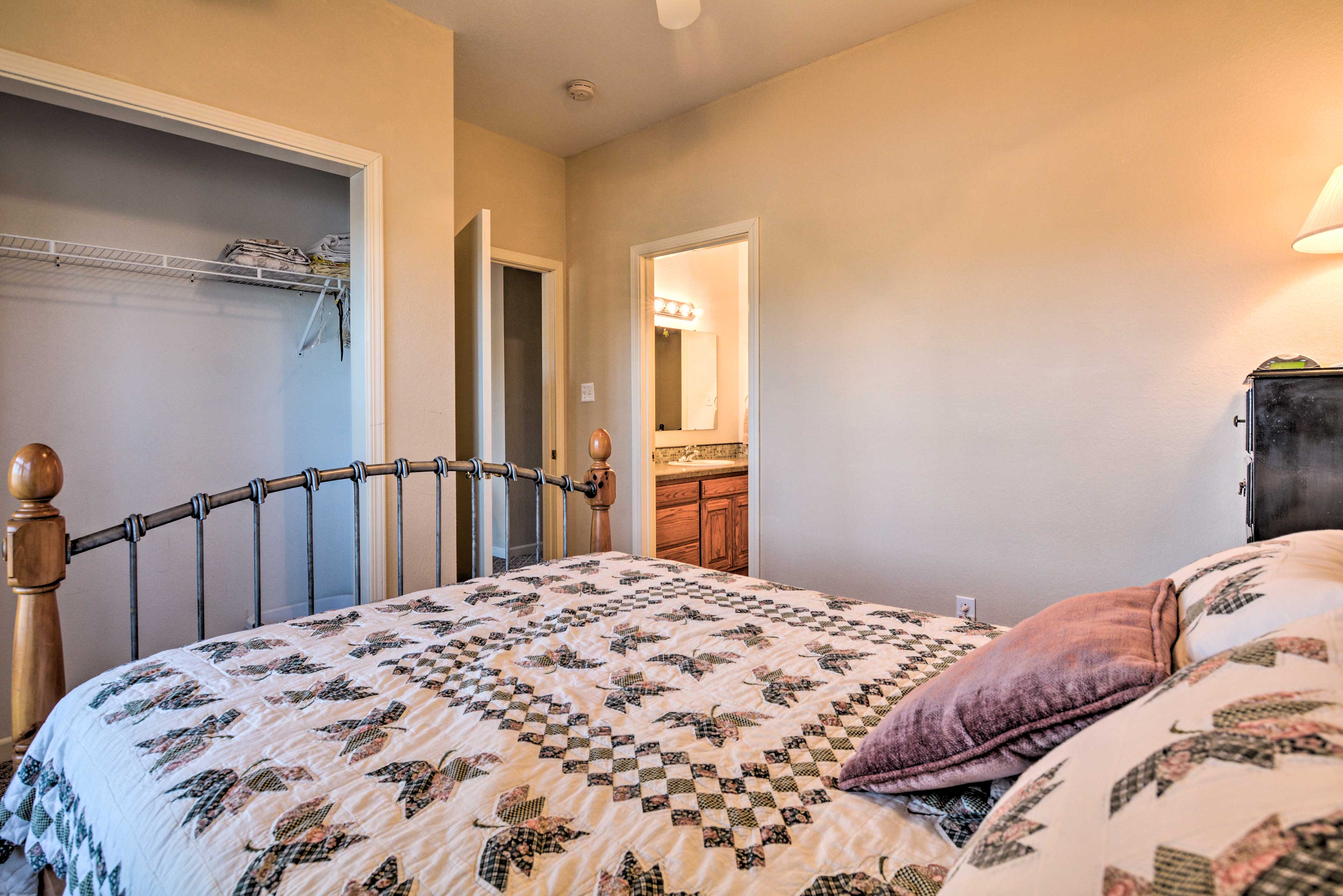 Bedroom 3 | Attached Jack & Jill Bathroom