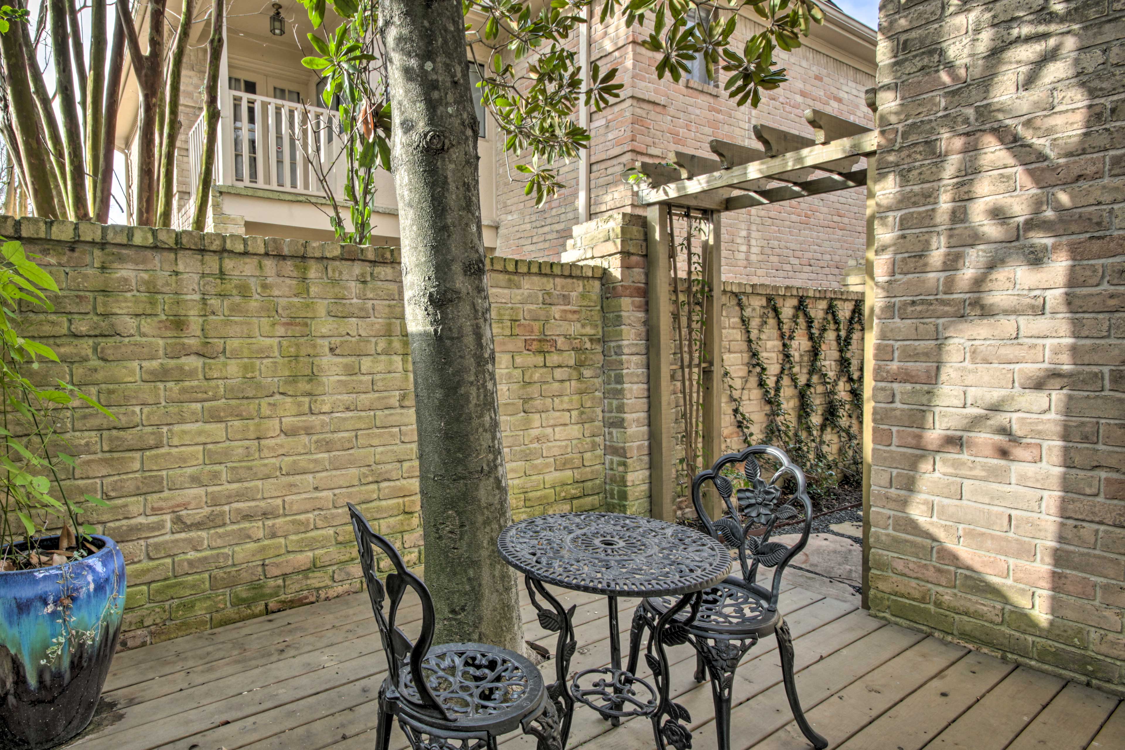 House Exterior | Covered Porch