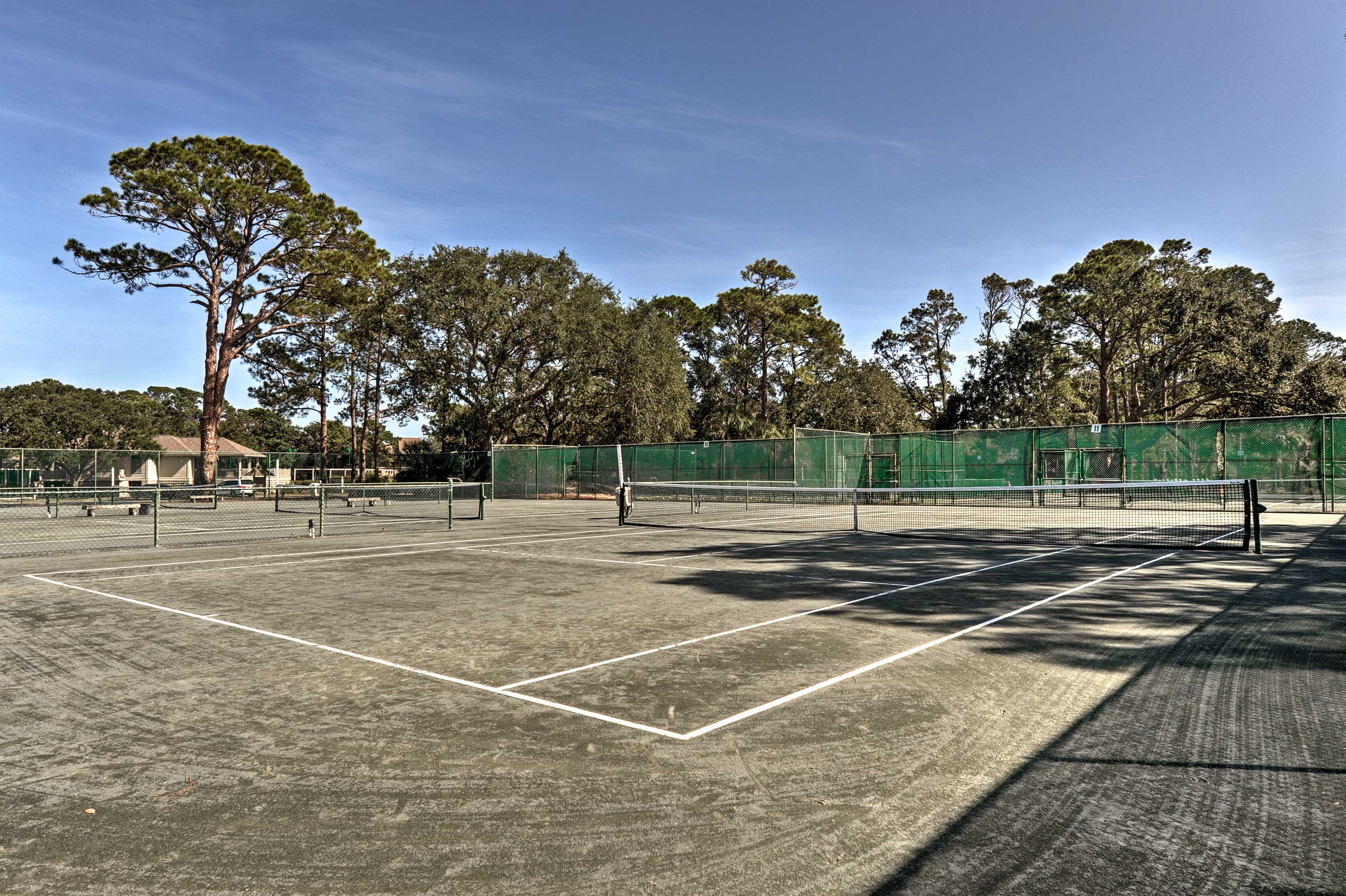 Community Amenities | Tennis Court Access