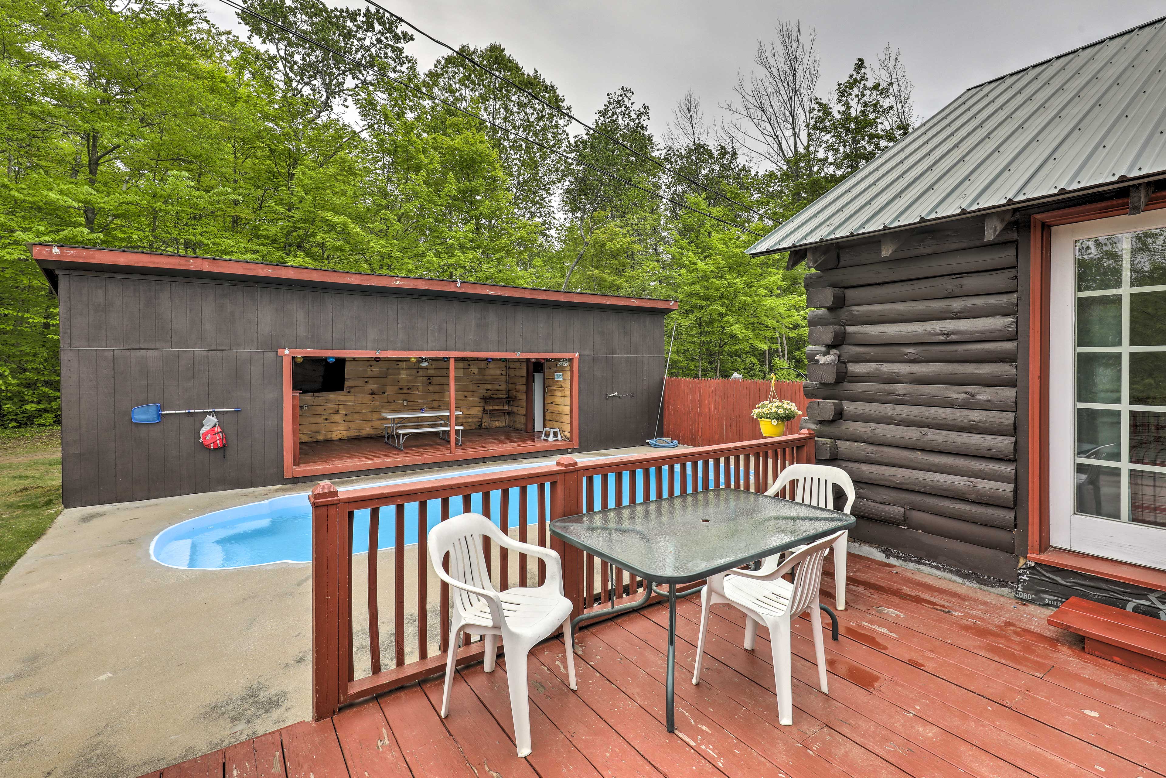 Deck | Dining Area