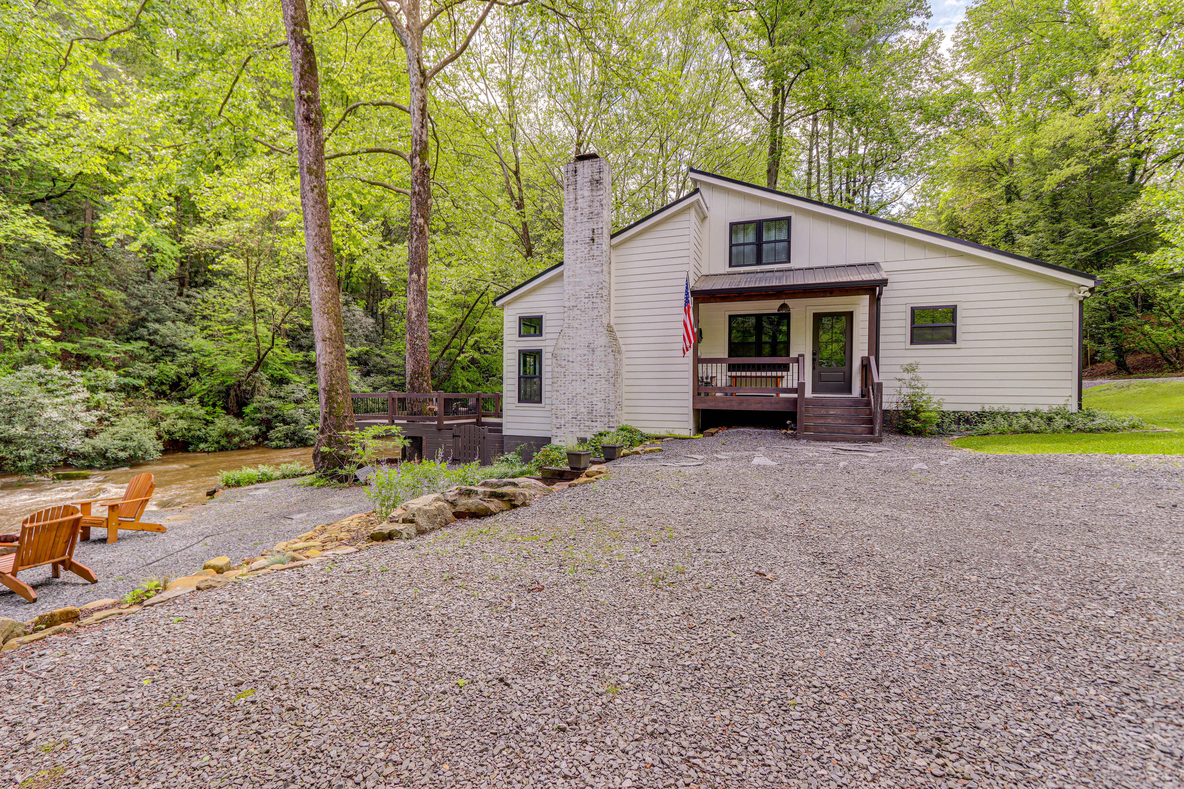 Cottage Exterior | Driveway Parking | 2 Vehicles | Gravel Driveway