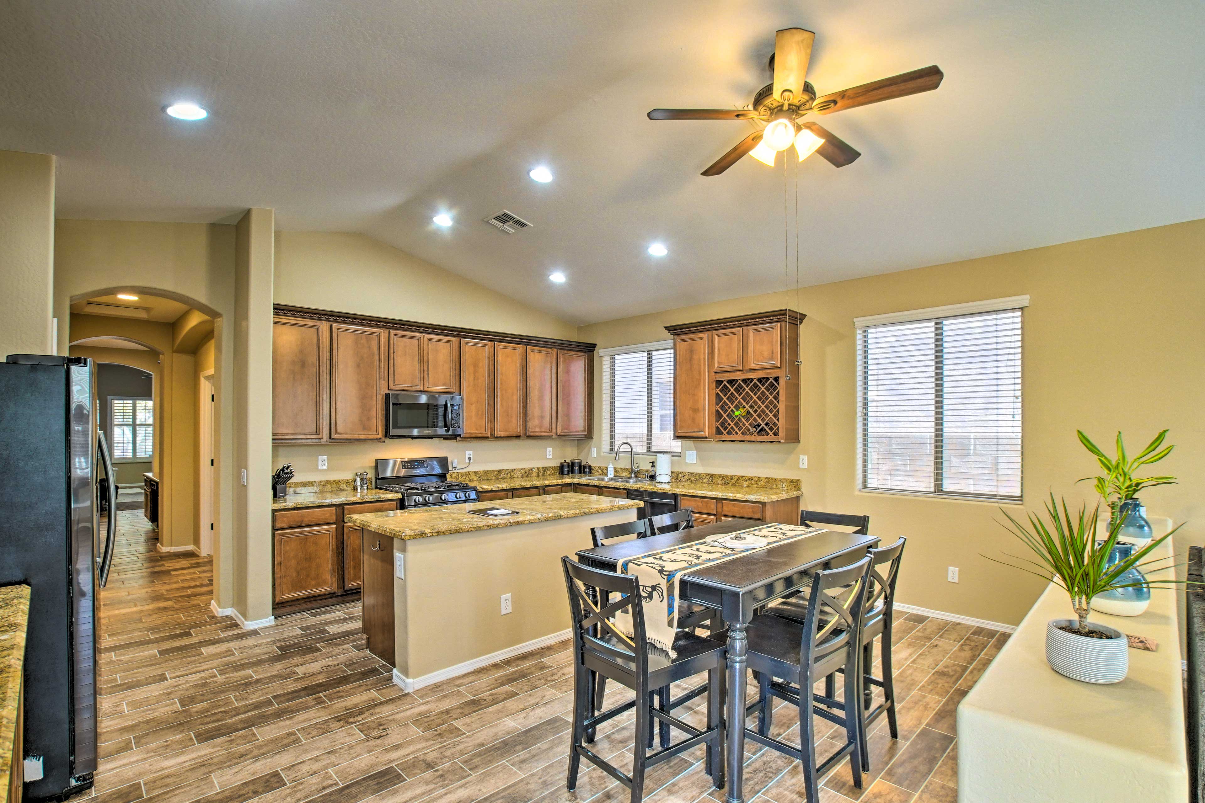 Dining Area | Dishware Provided