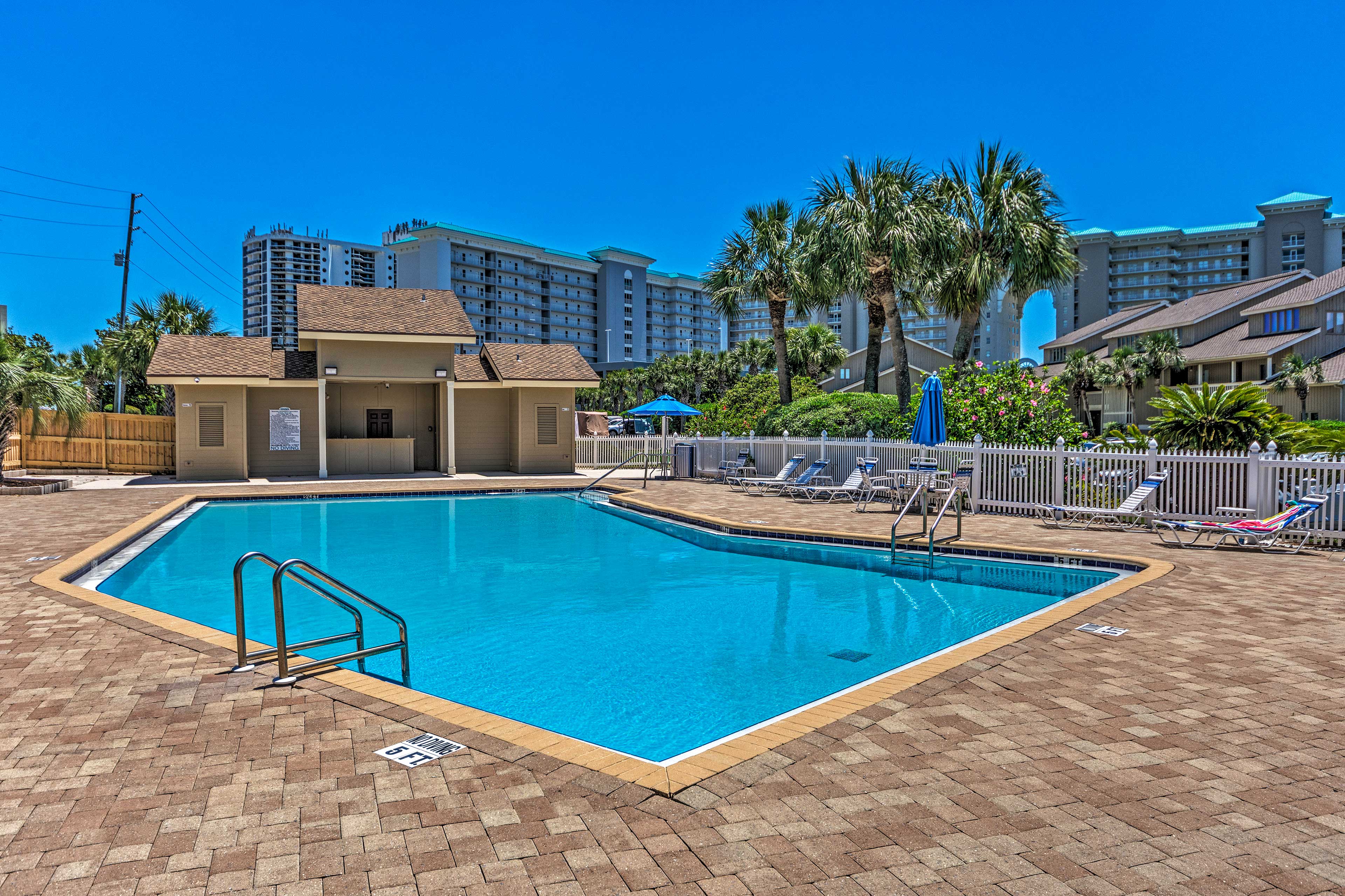 Community Outdoor Pool