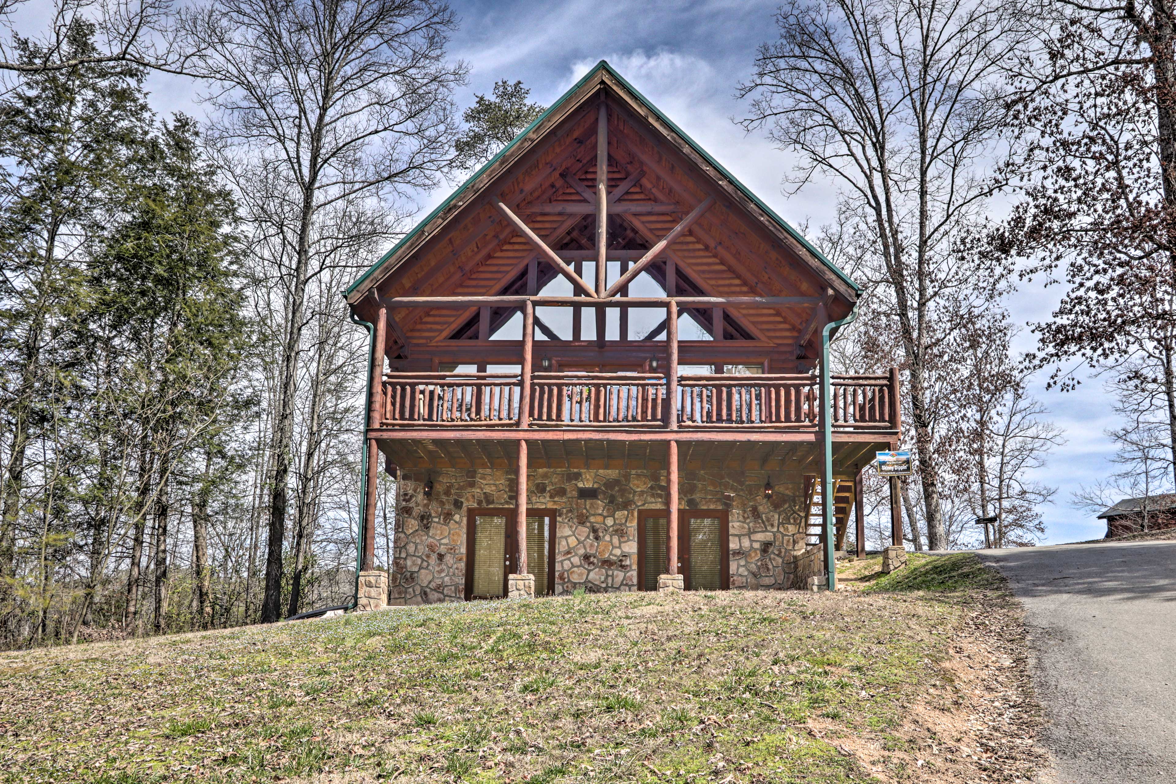 Cabin Exterior | Driveway Parking (3 Vehicles)