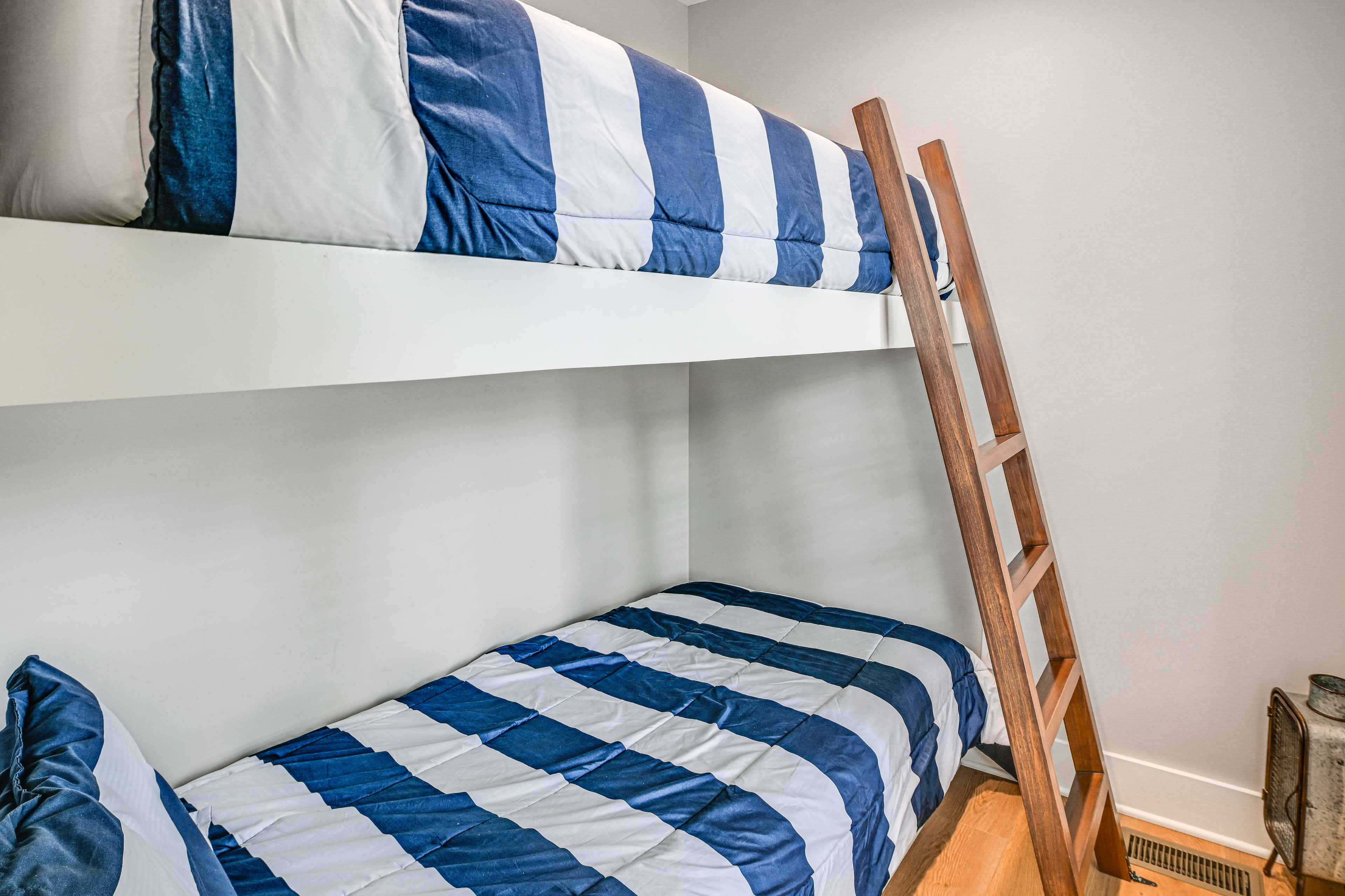 Bedroom 4 | Twin Bunk Bed | 1st Floor