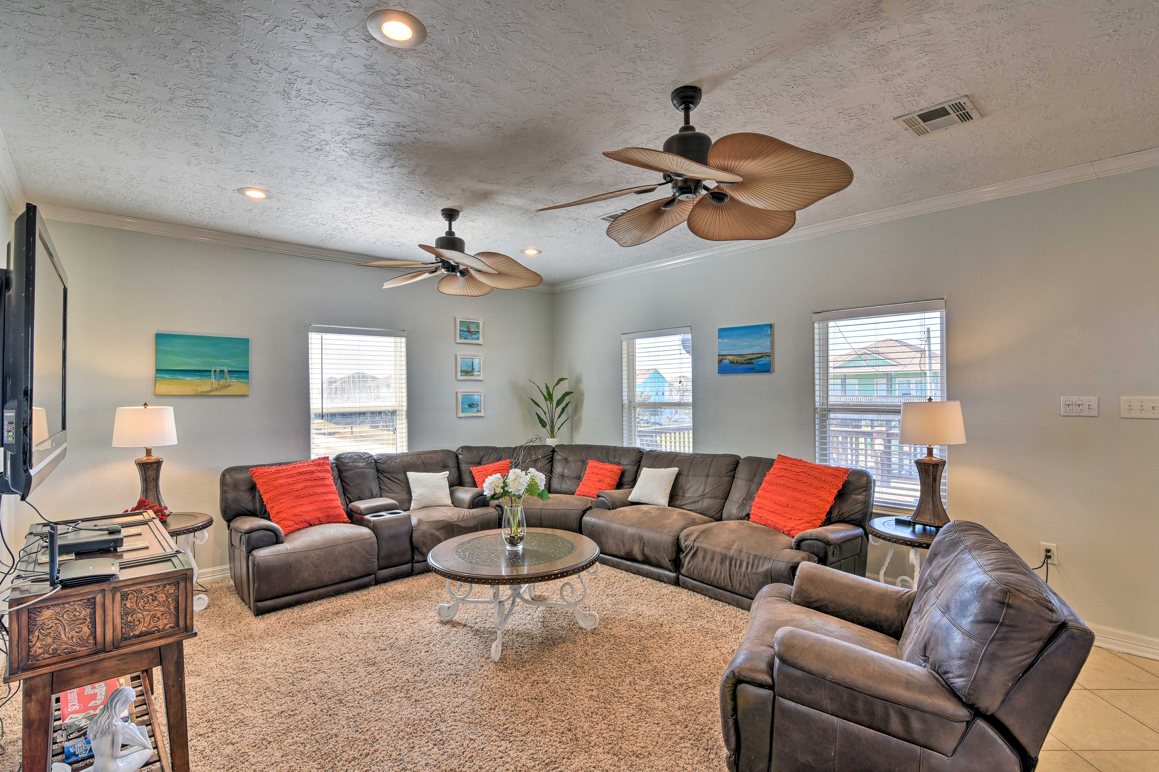 Living Room | Central A/C & Heating | Ceiling Fans