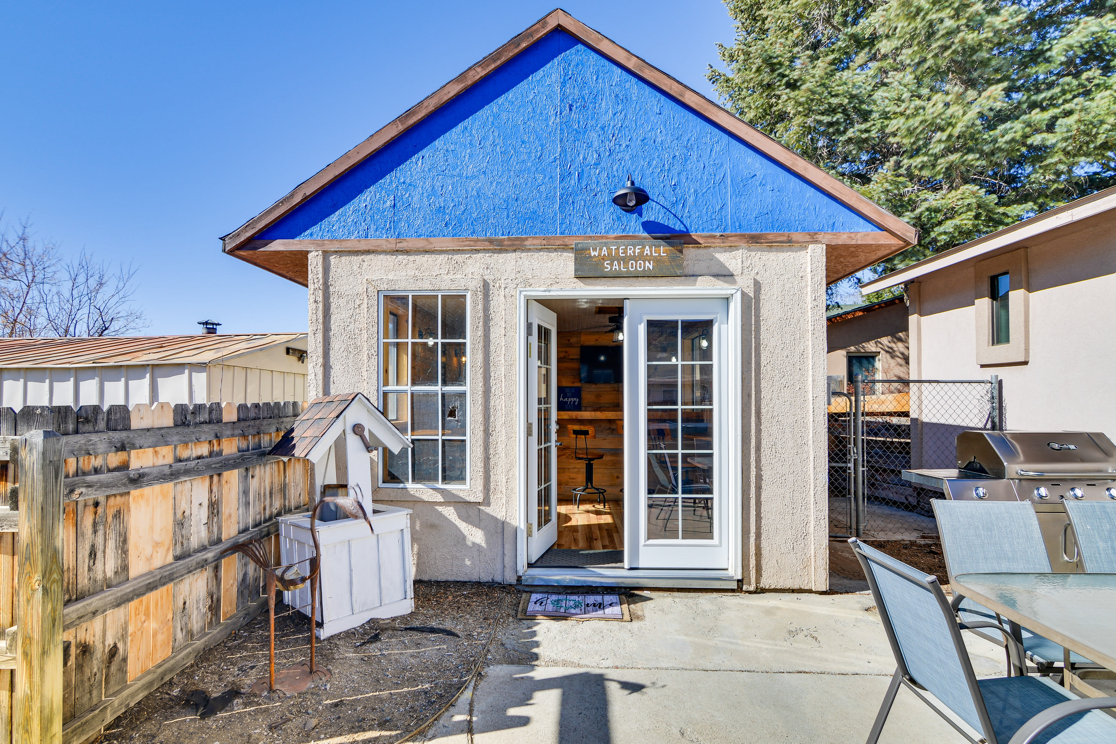 Private Backyard | Waterfall Saloon