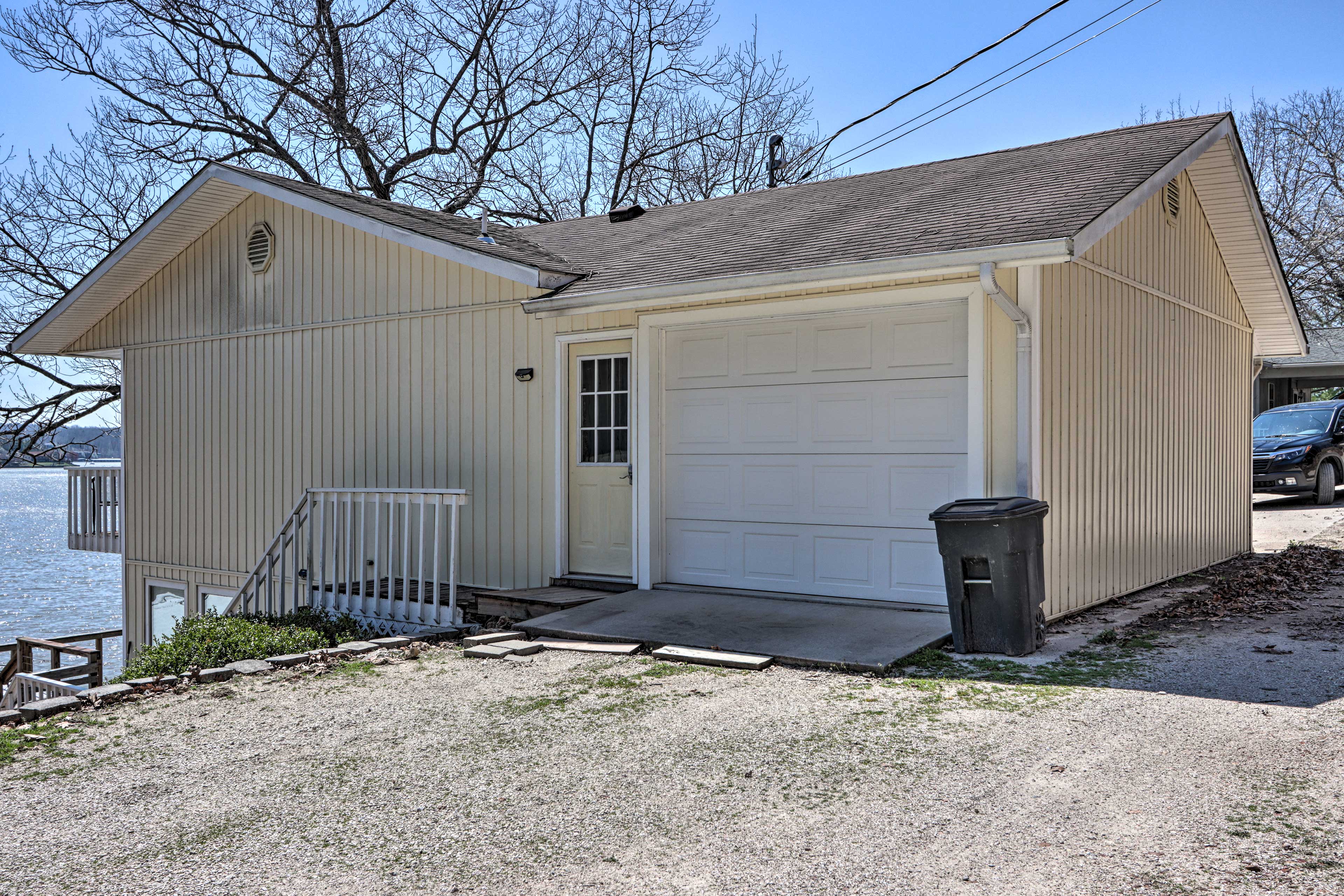 Front Entrance | Keyless Entry