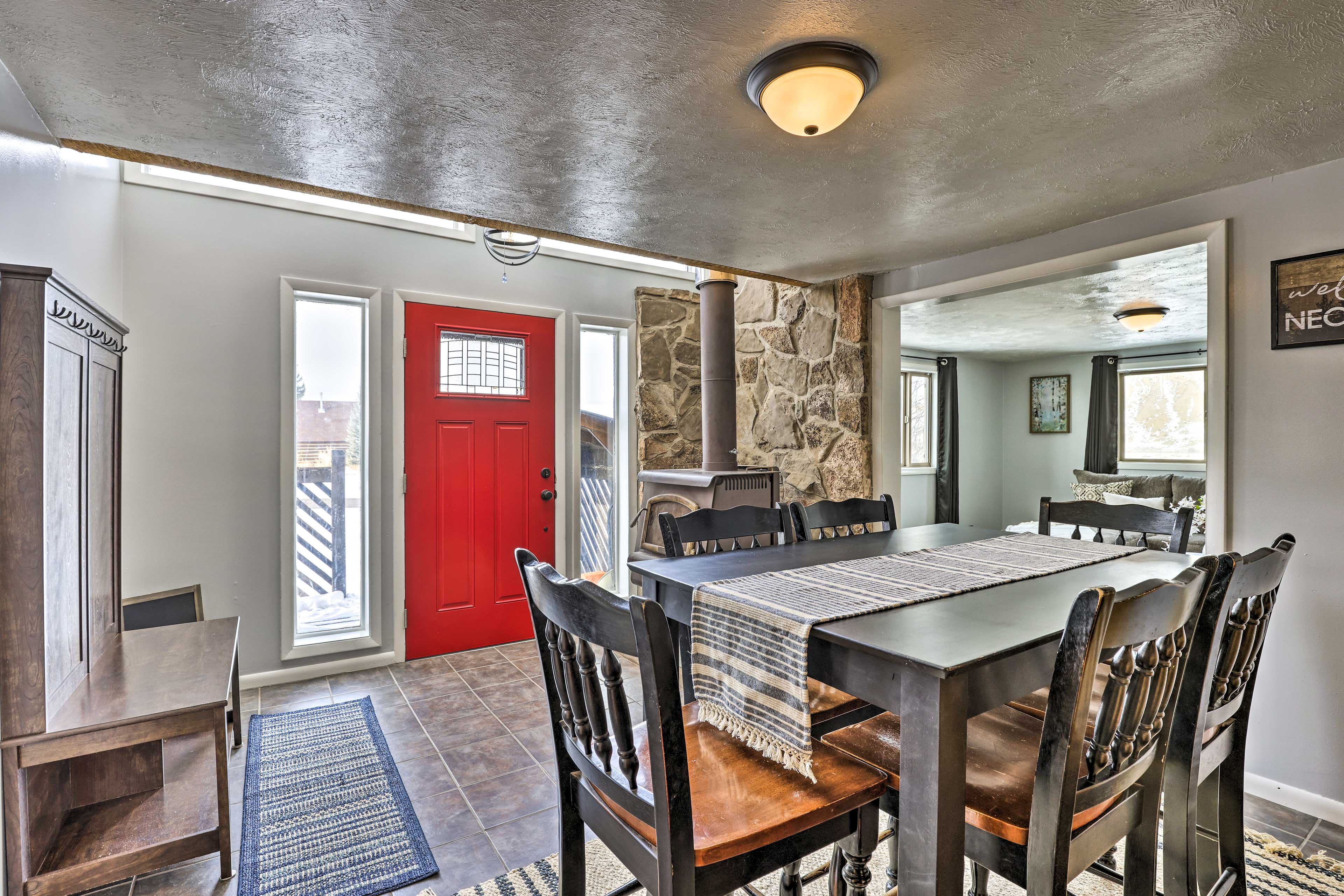 Dining Area | Dishware & Flatware