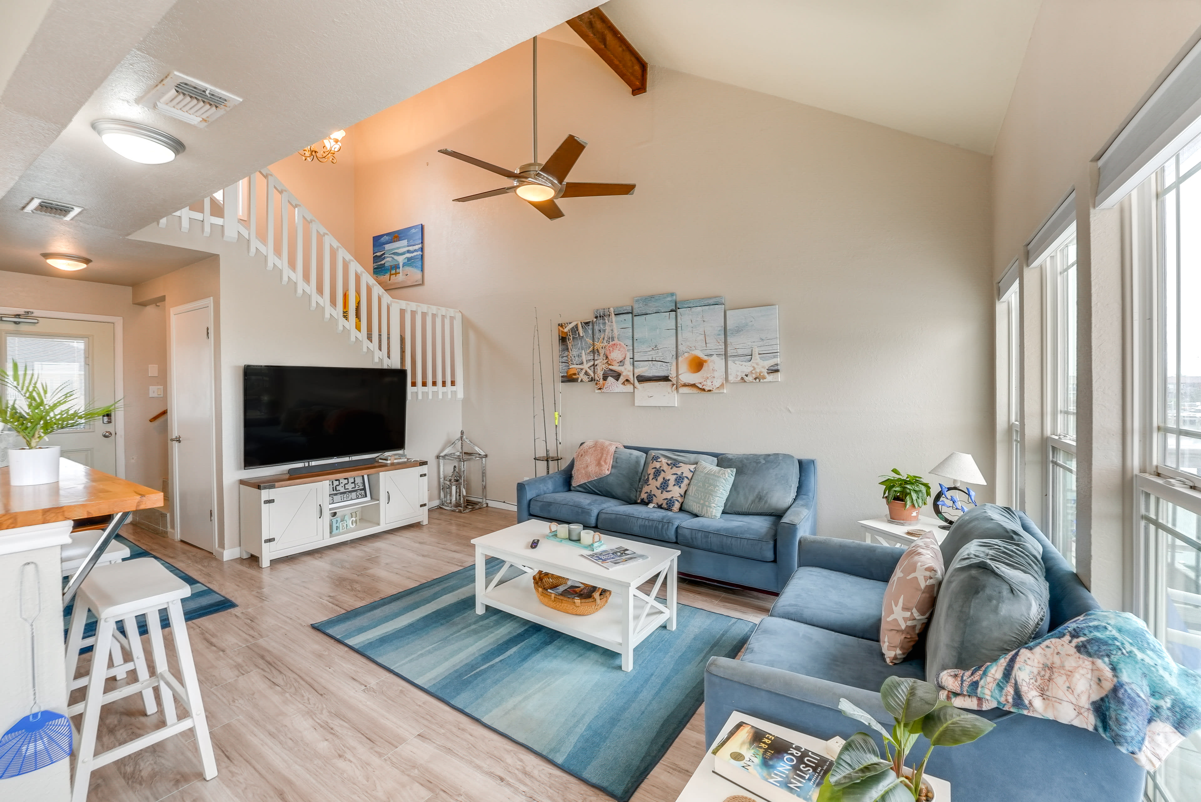 Corpus Christi Vacation Rental Condo | 2BR | 2BA | 1,300 Sq Ft | Steps Required