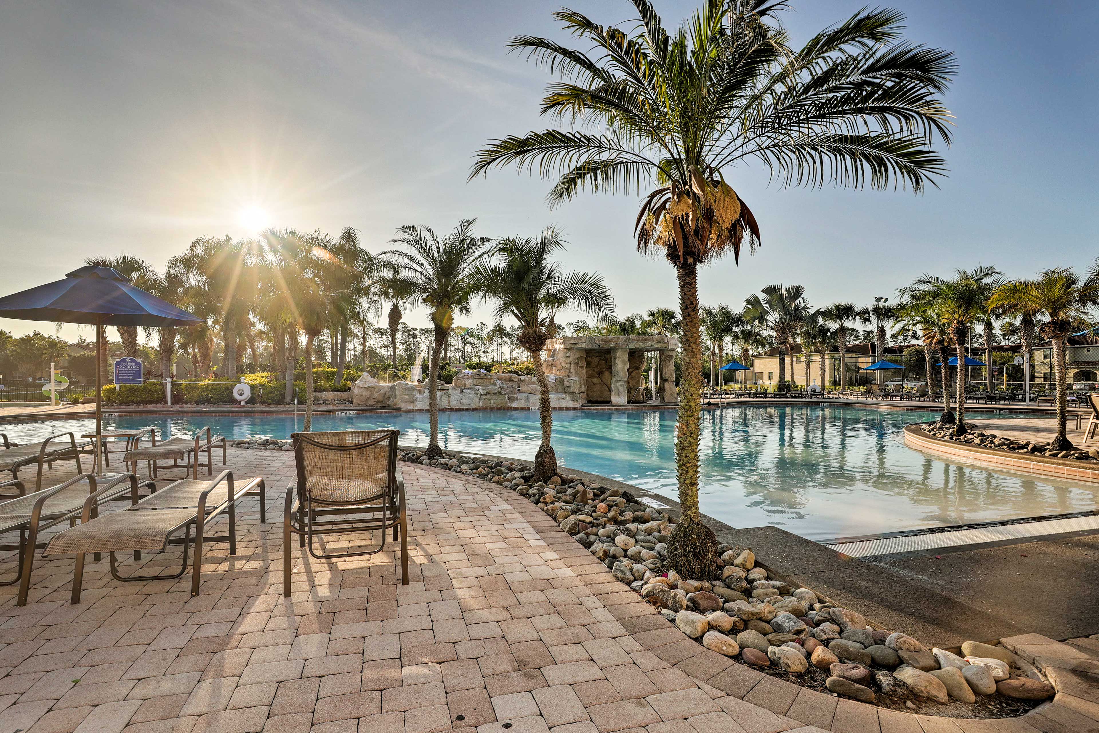 Paradise Palms Resort | Outdoor Pool