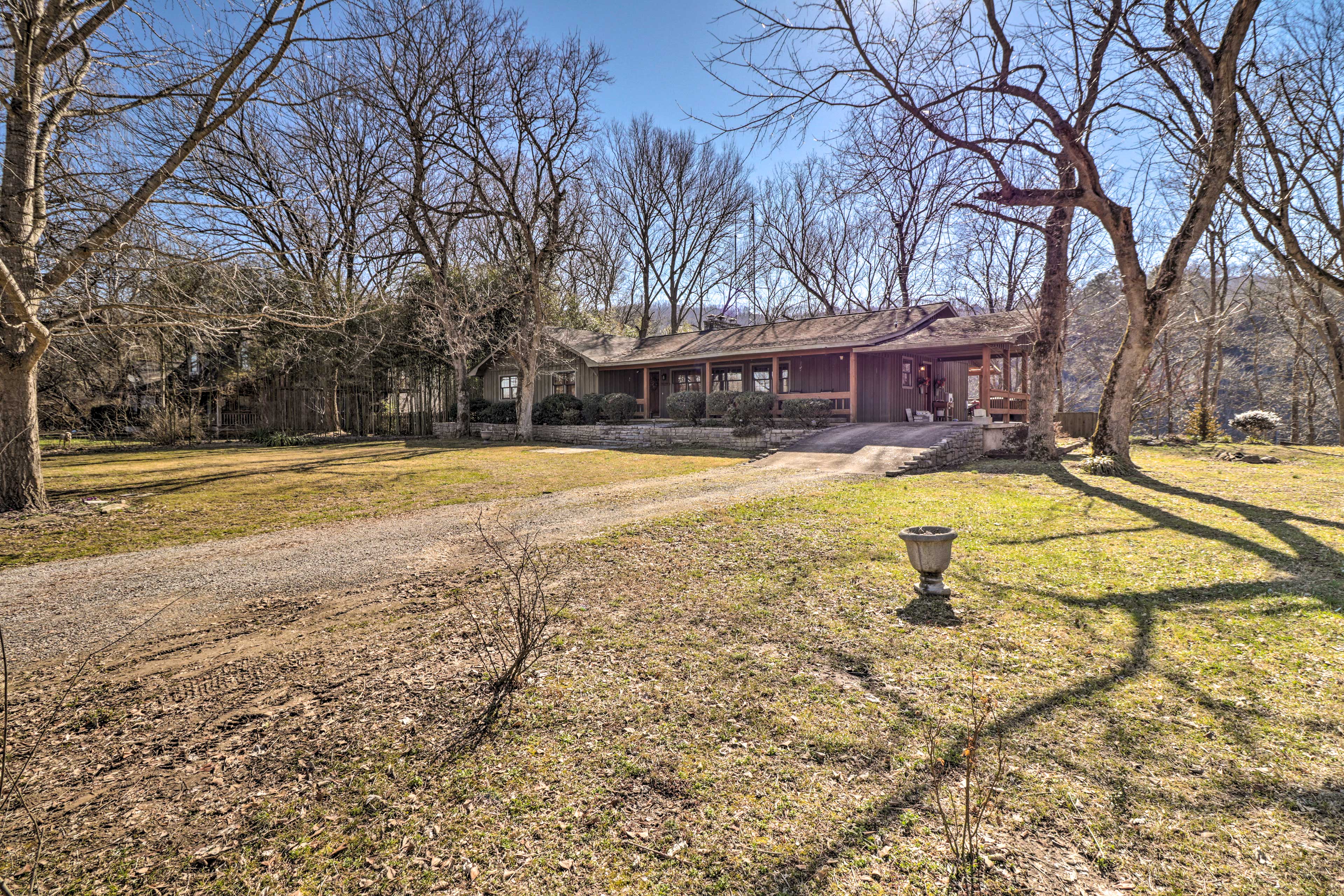 Parking | Carport (1 Vehicle) | Driveway (3 Vehicles)