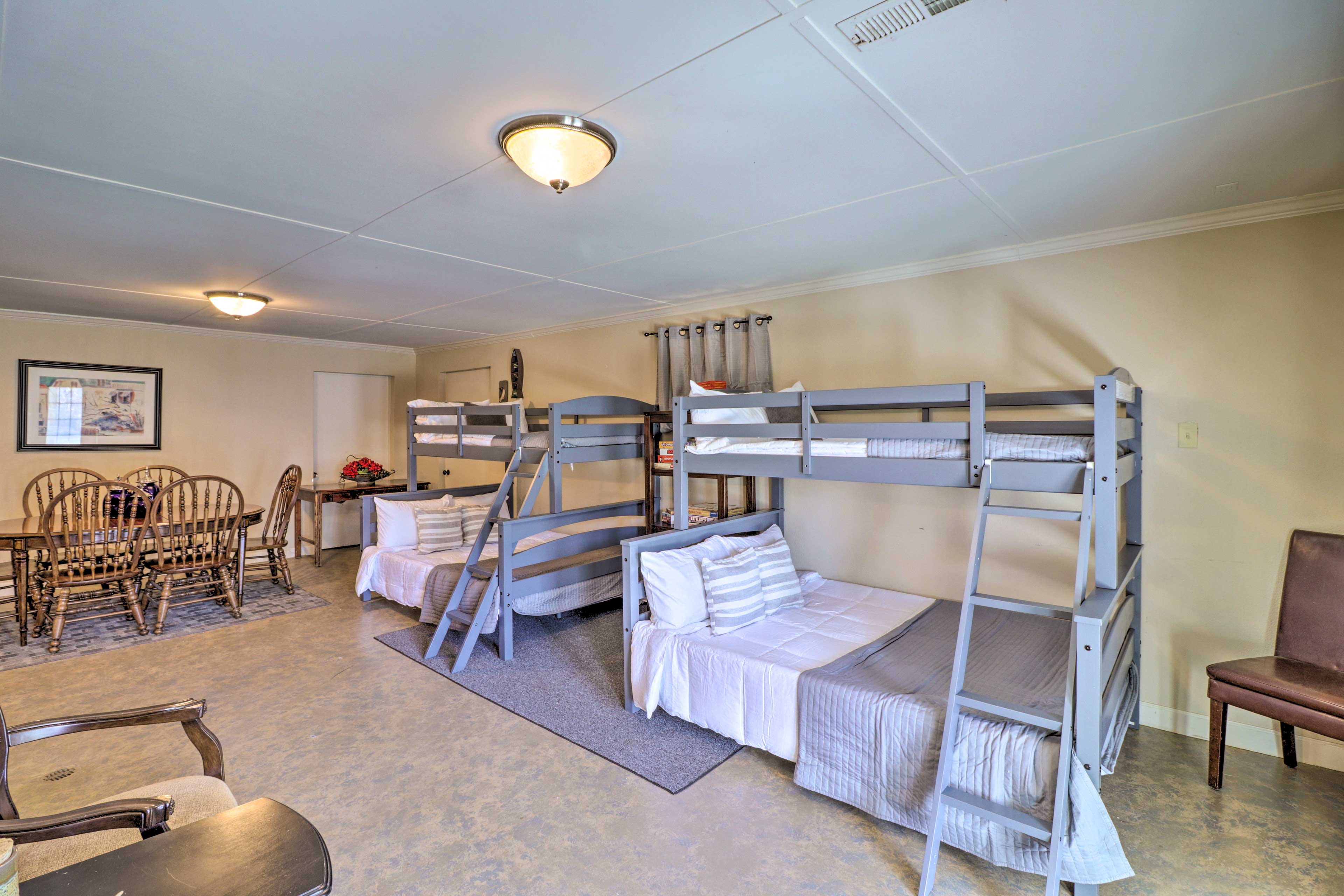 Game Room | 2 Twin/Full Bunk Beds