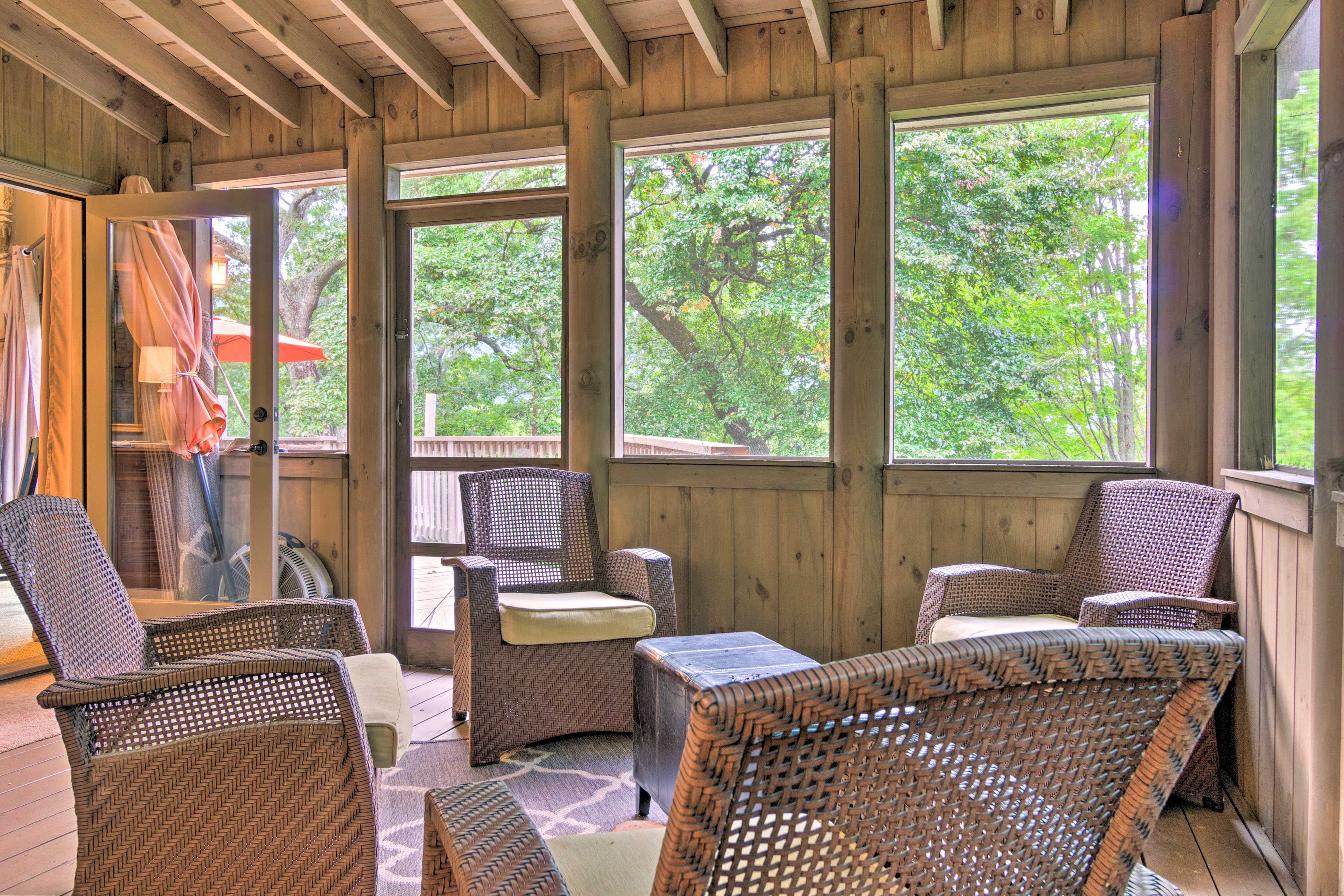 Screened Porch | Outdoor Dining Table | Ceiling Fan