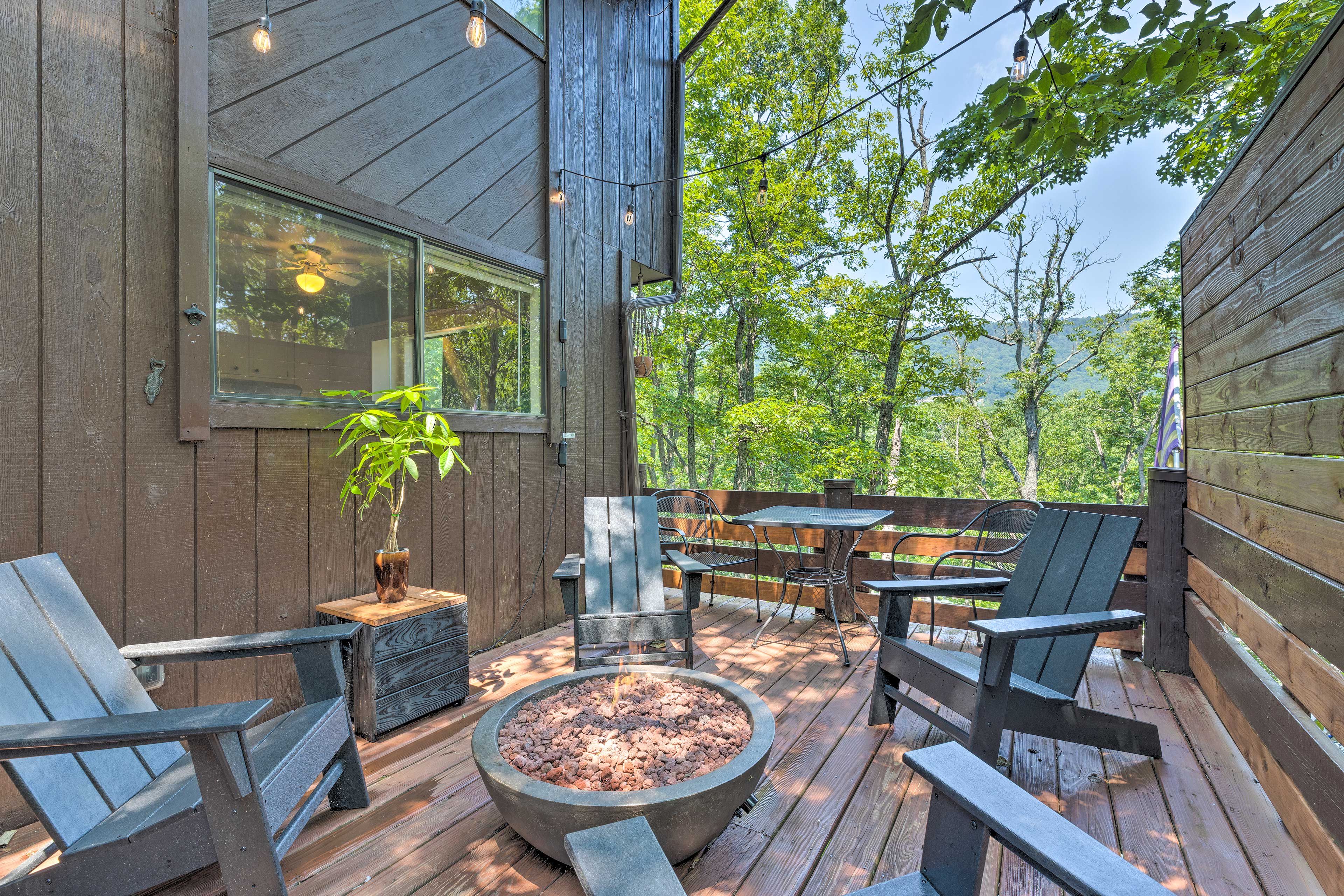 Deck | Gas Grill | Community Pool