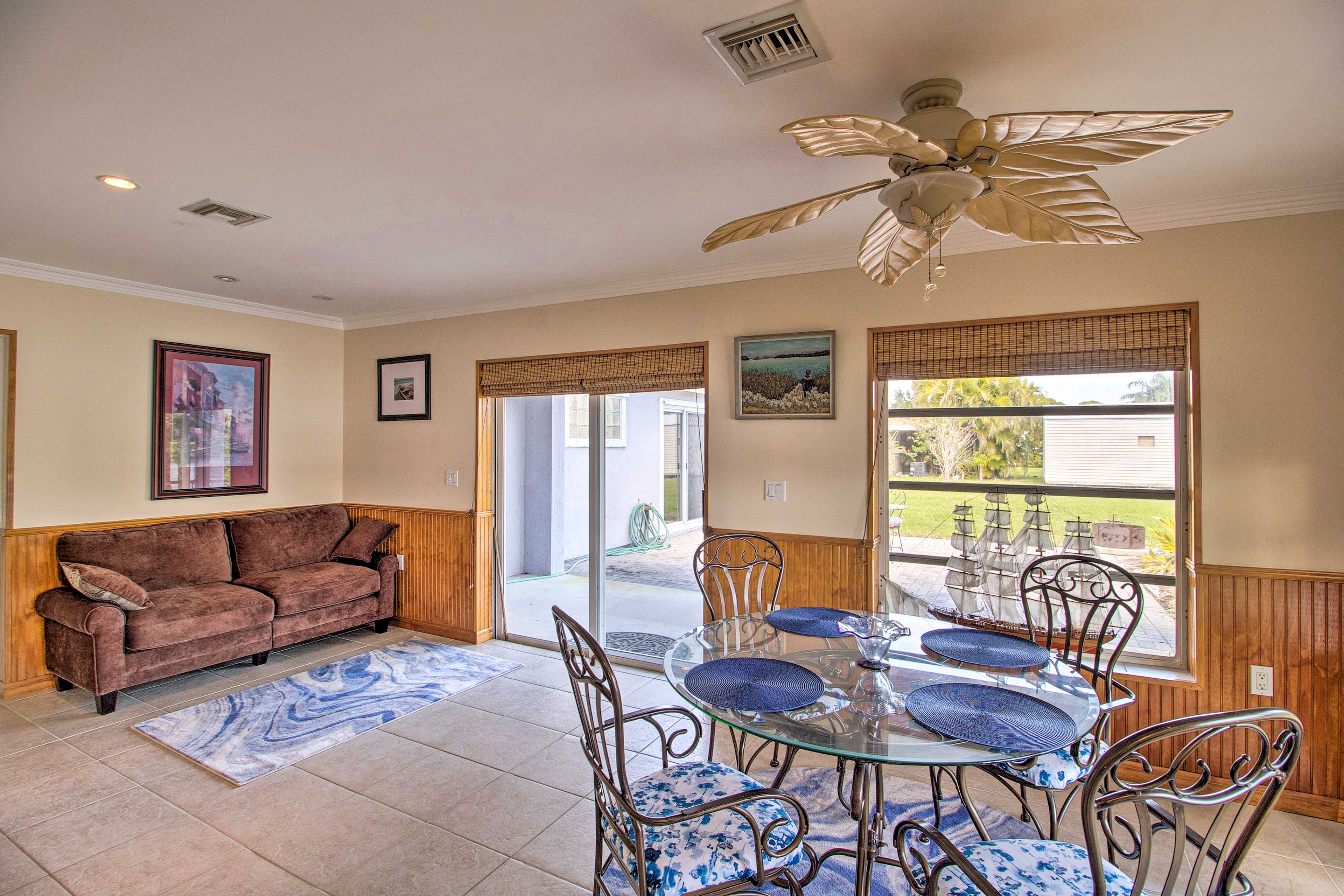 Living Room | Dining Area