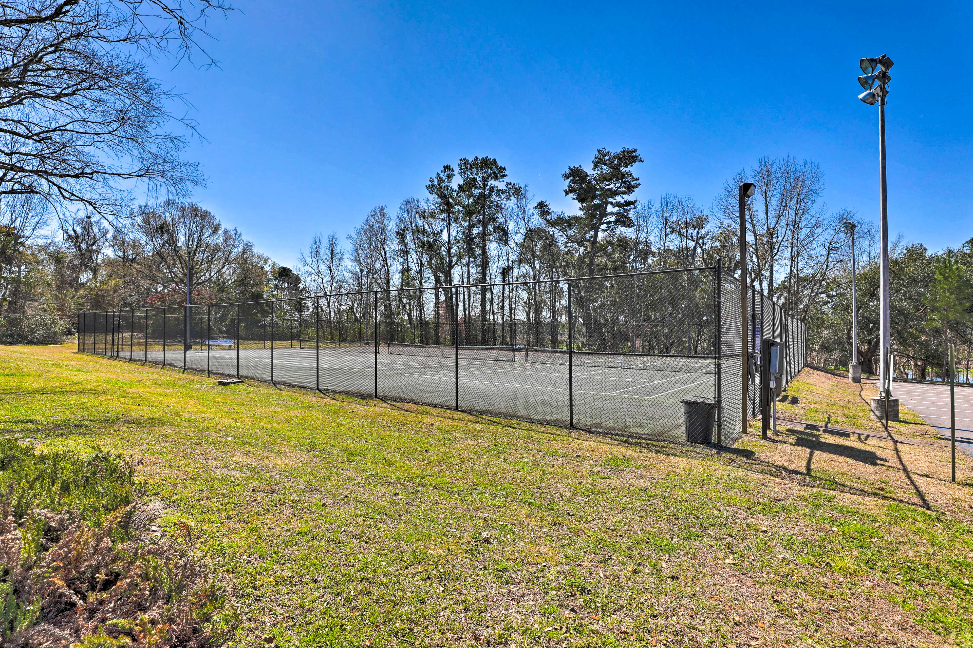 Community Amenities | Tennis Courts