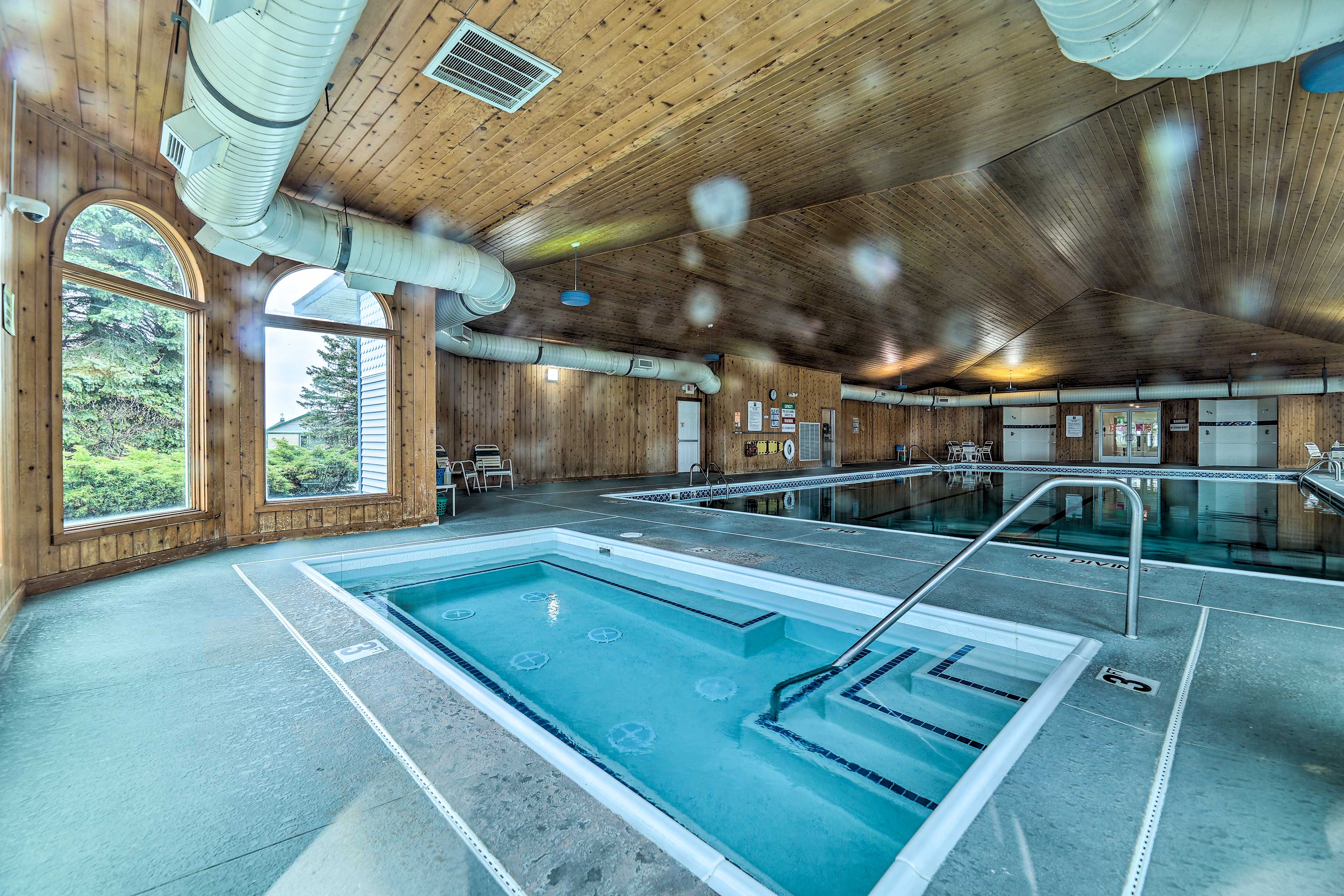 Harbor Village Amenities | Indoor Pool & Hot Tub