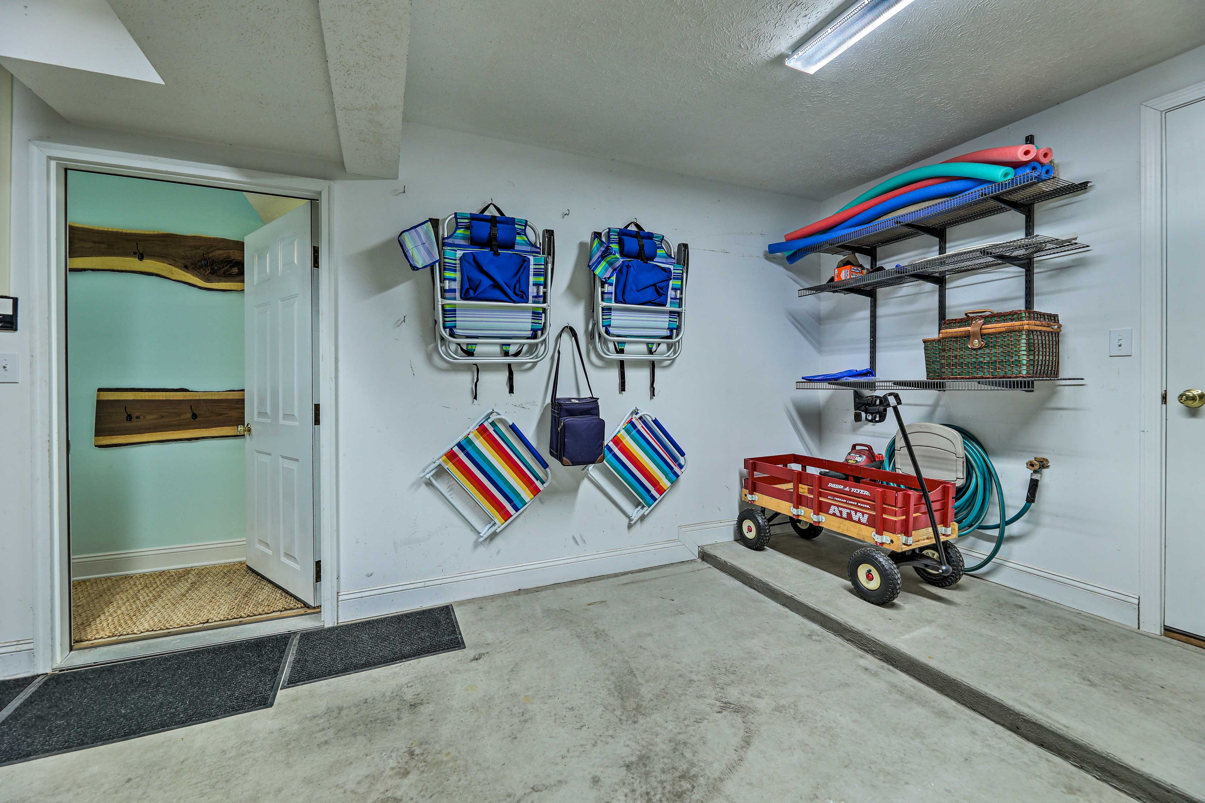 Garage Parking (1 vehicle) | Beach Gear Provided