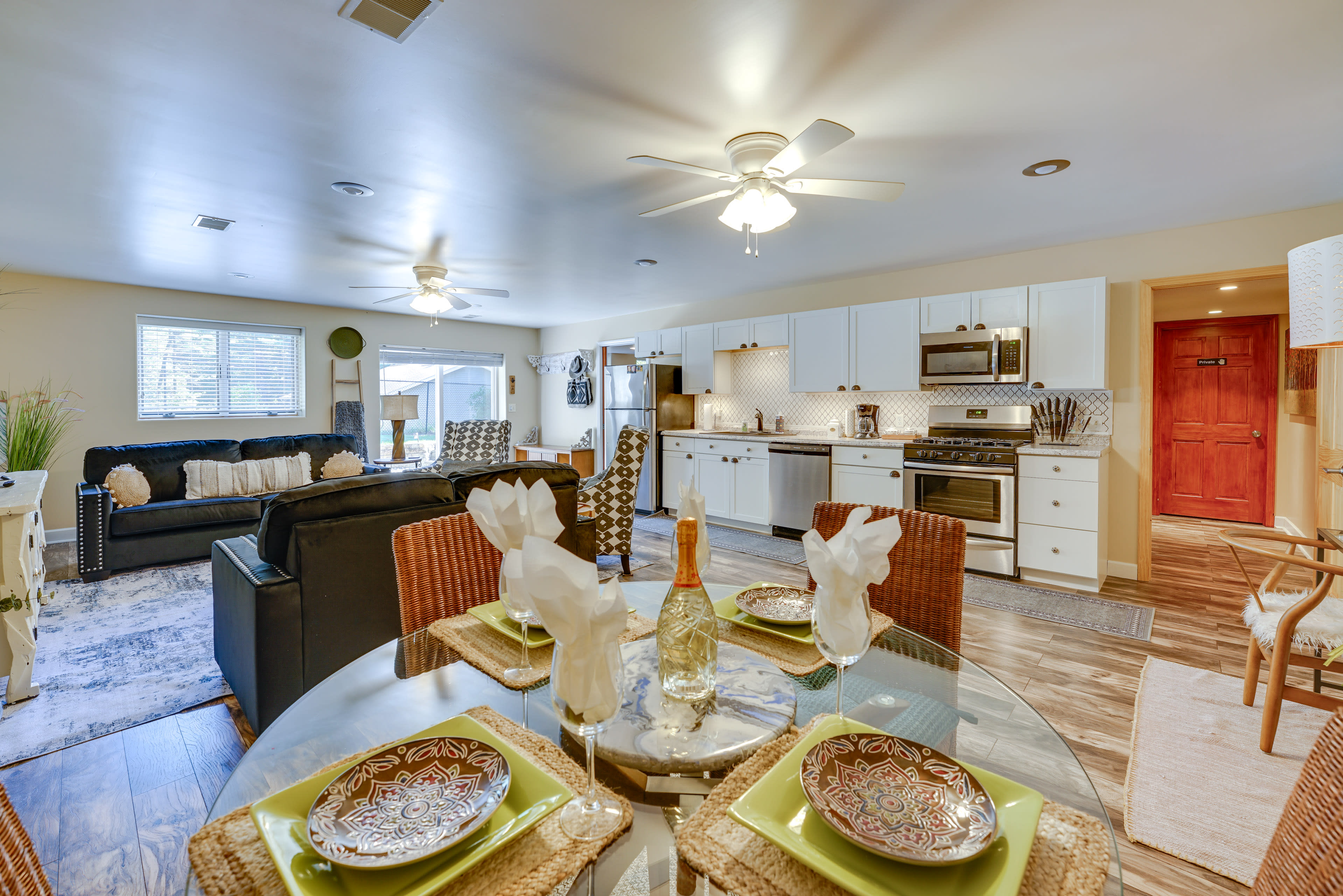 Dining Area | Dishware & Flatware